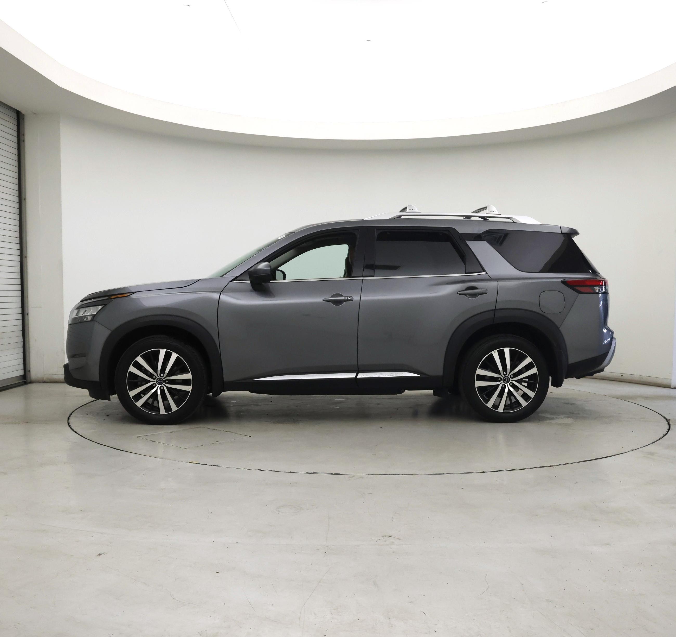 Thumbnail: 2023 Nissan Pathfinder - 3