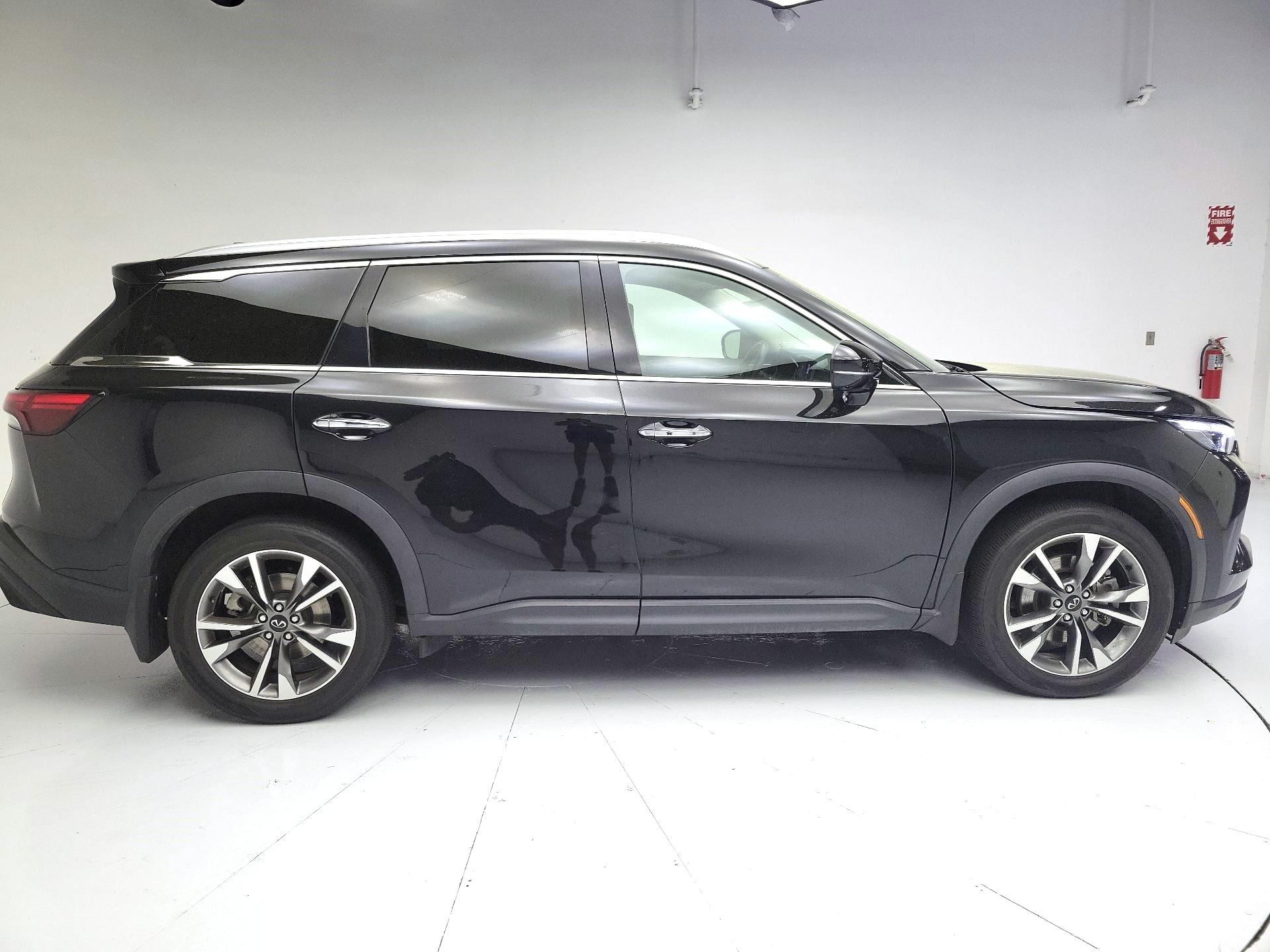 Thumbnail: 2023 INFINITI QX60 - 4
