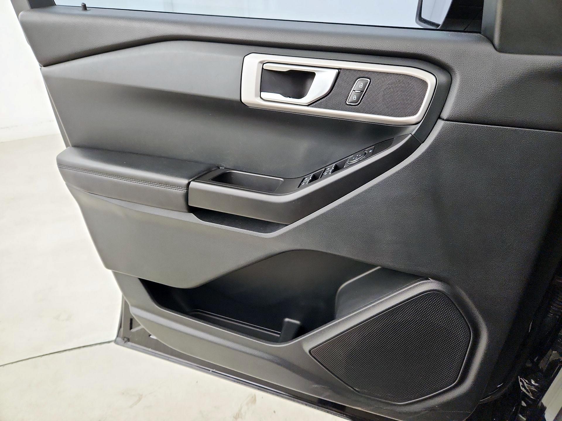 Thumbnail: 2021 Ford Explorer - 10