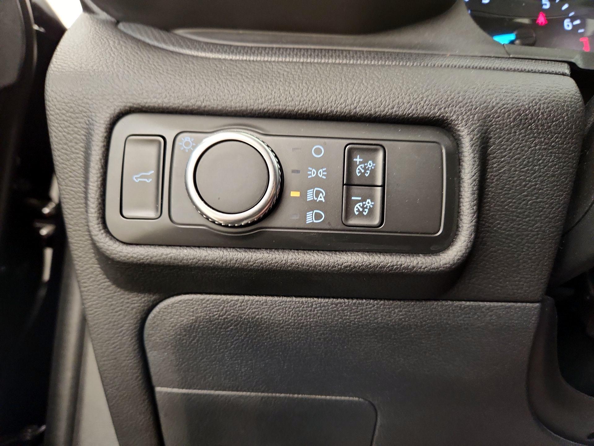 Thumbnail: 2021 Ford Explorer - 11