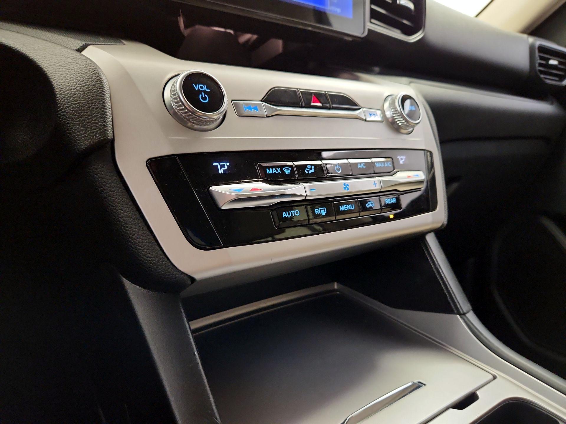 Thumbnail: 2021 Ford Explorer - 14