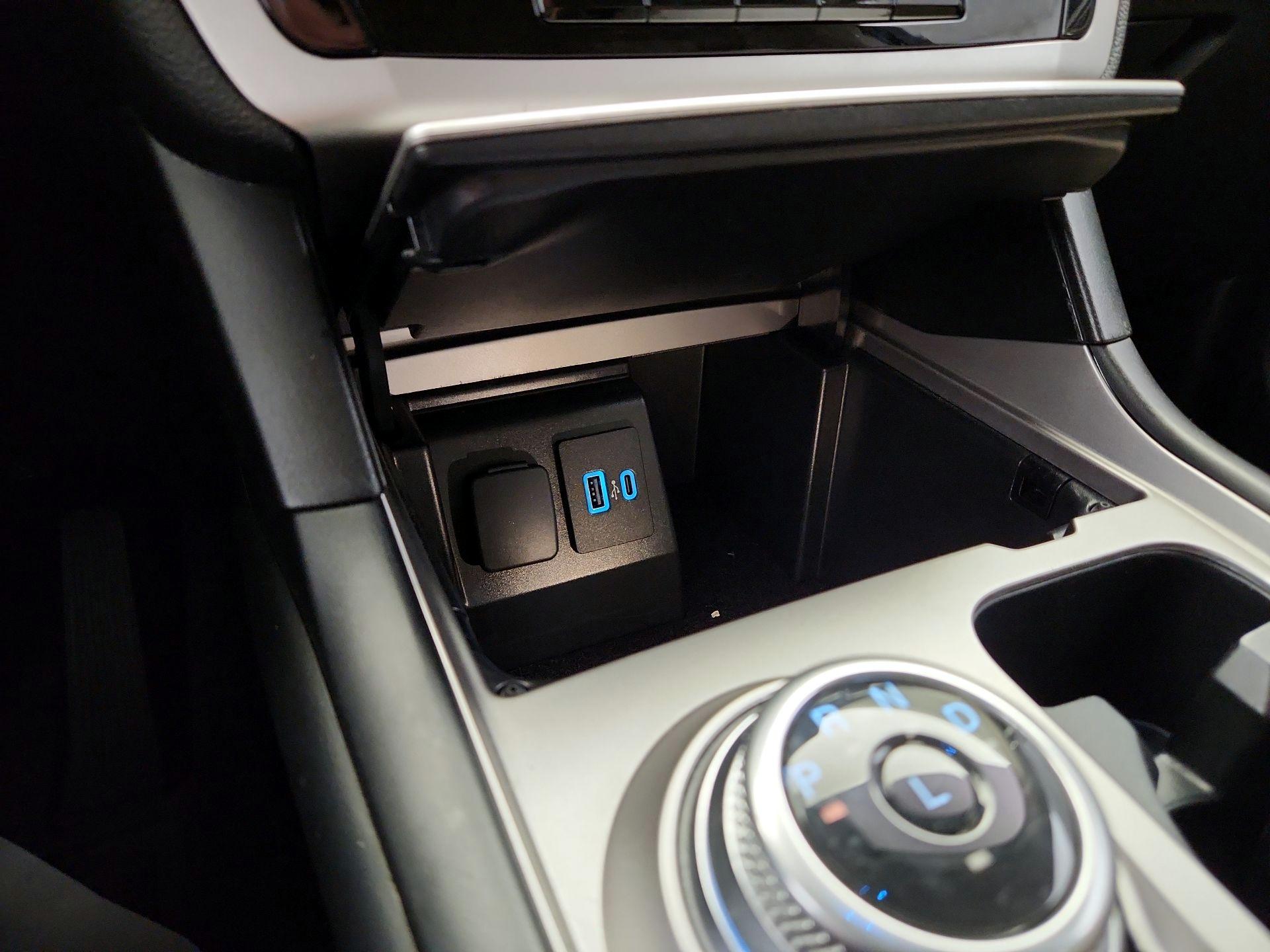 Thumbnail: 2021 Ford Explorer - 16