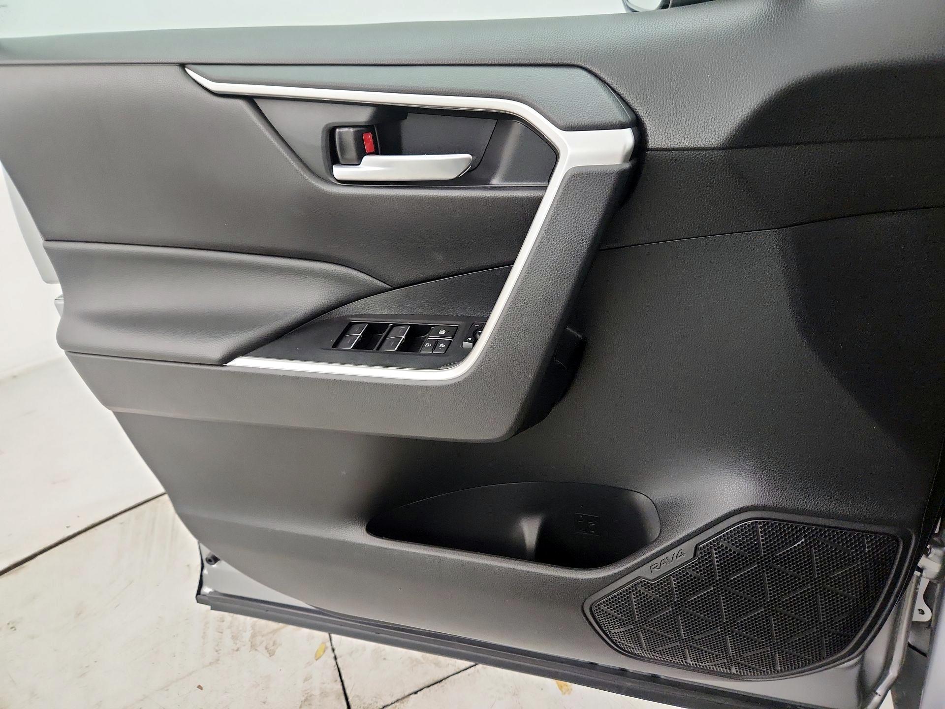 Thumbnail: 2023 Toyota RAV4 - 12