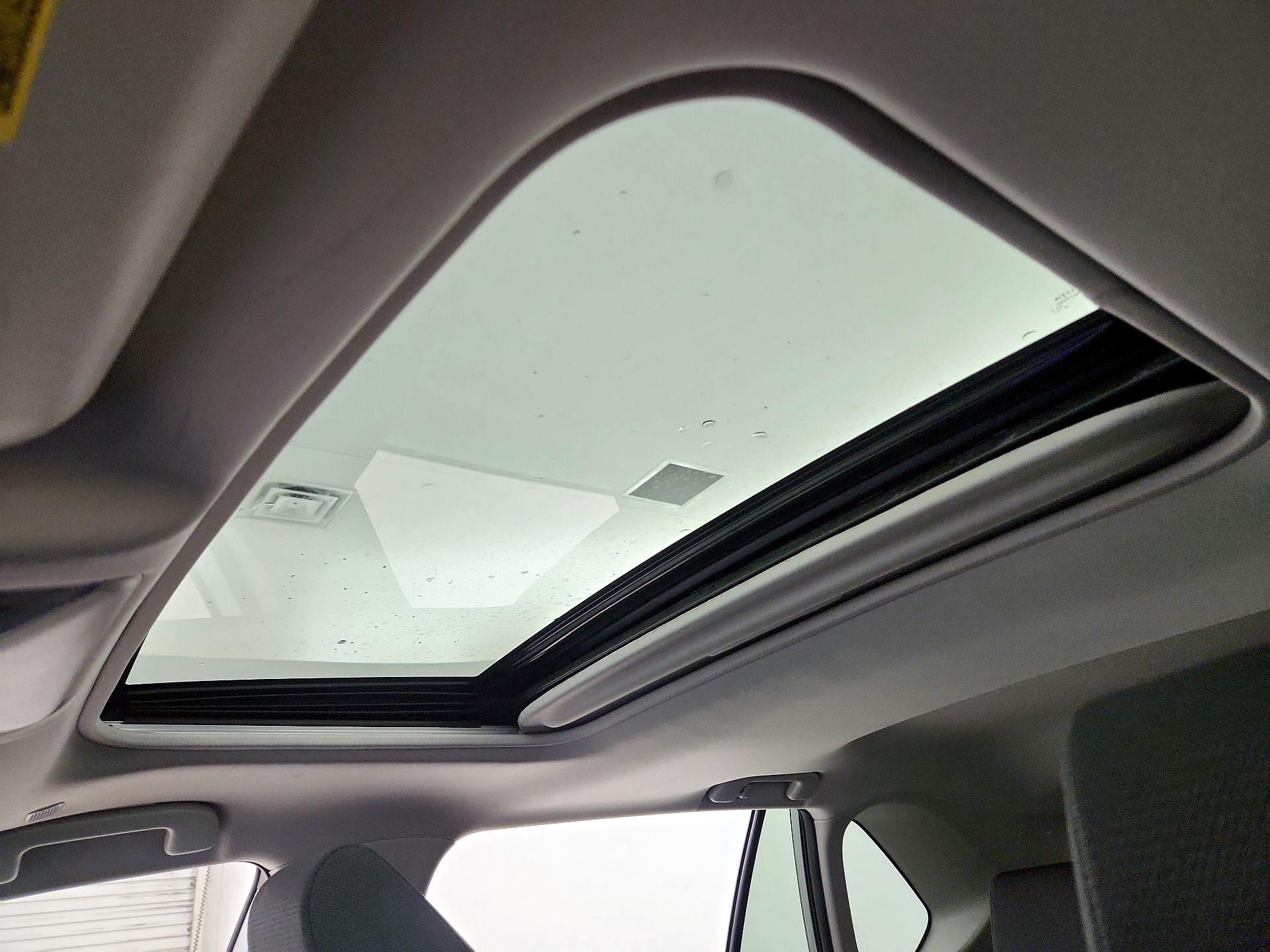 Thumbnail: 2023 Toyota RAV4 - 20