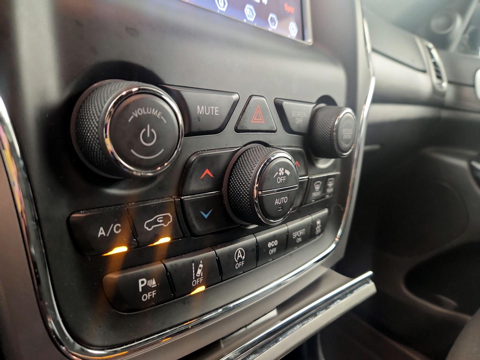 Thumbnail: 2021 Jeep Grand Cherokee - 14