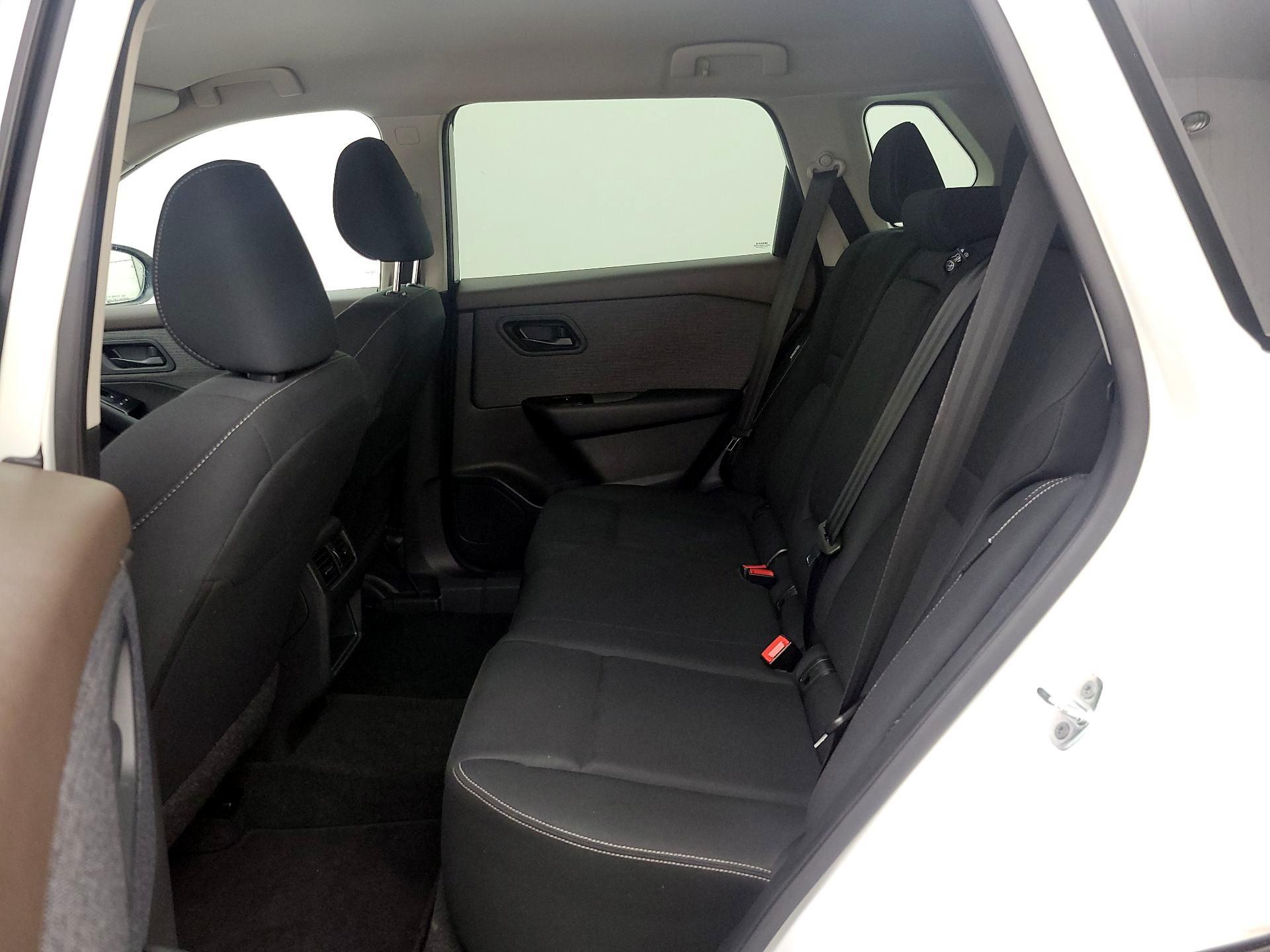 Thumbnail: 2023 Nissan Rogue - 18