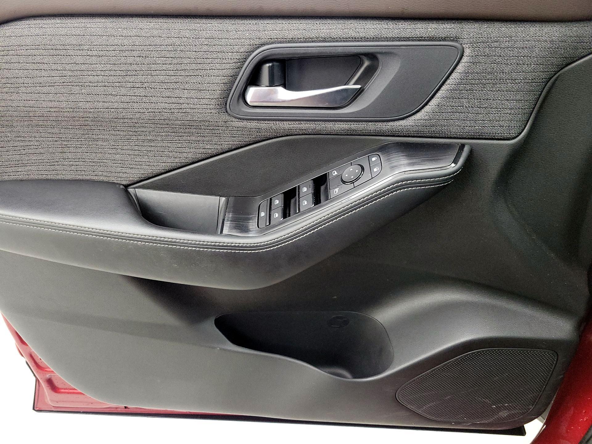 Thumbnail: 2023 Nissan Rogue - 12