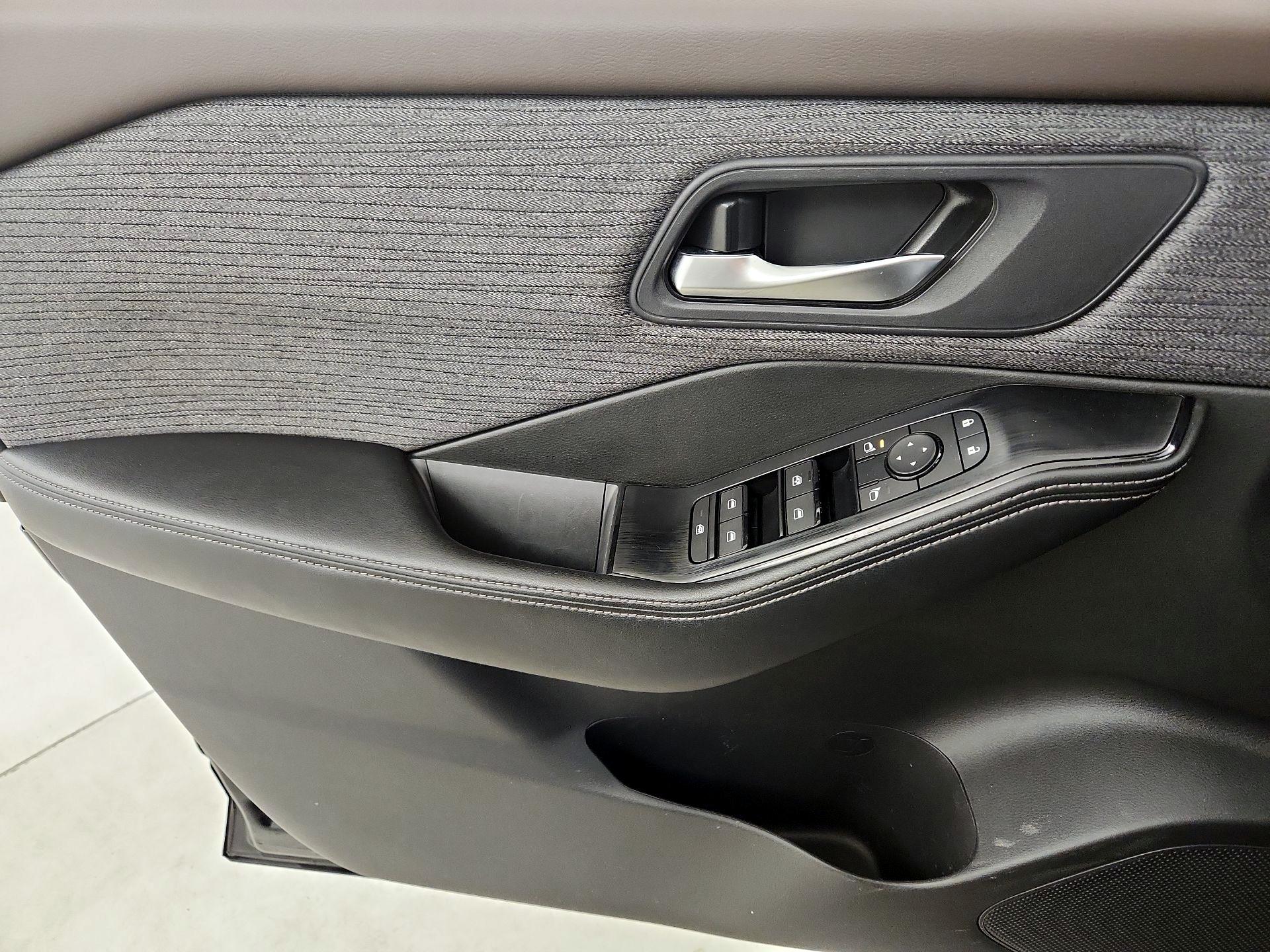 Thumbnail: 2023 Nissan Rogue - 12