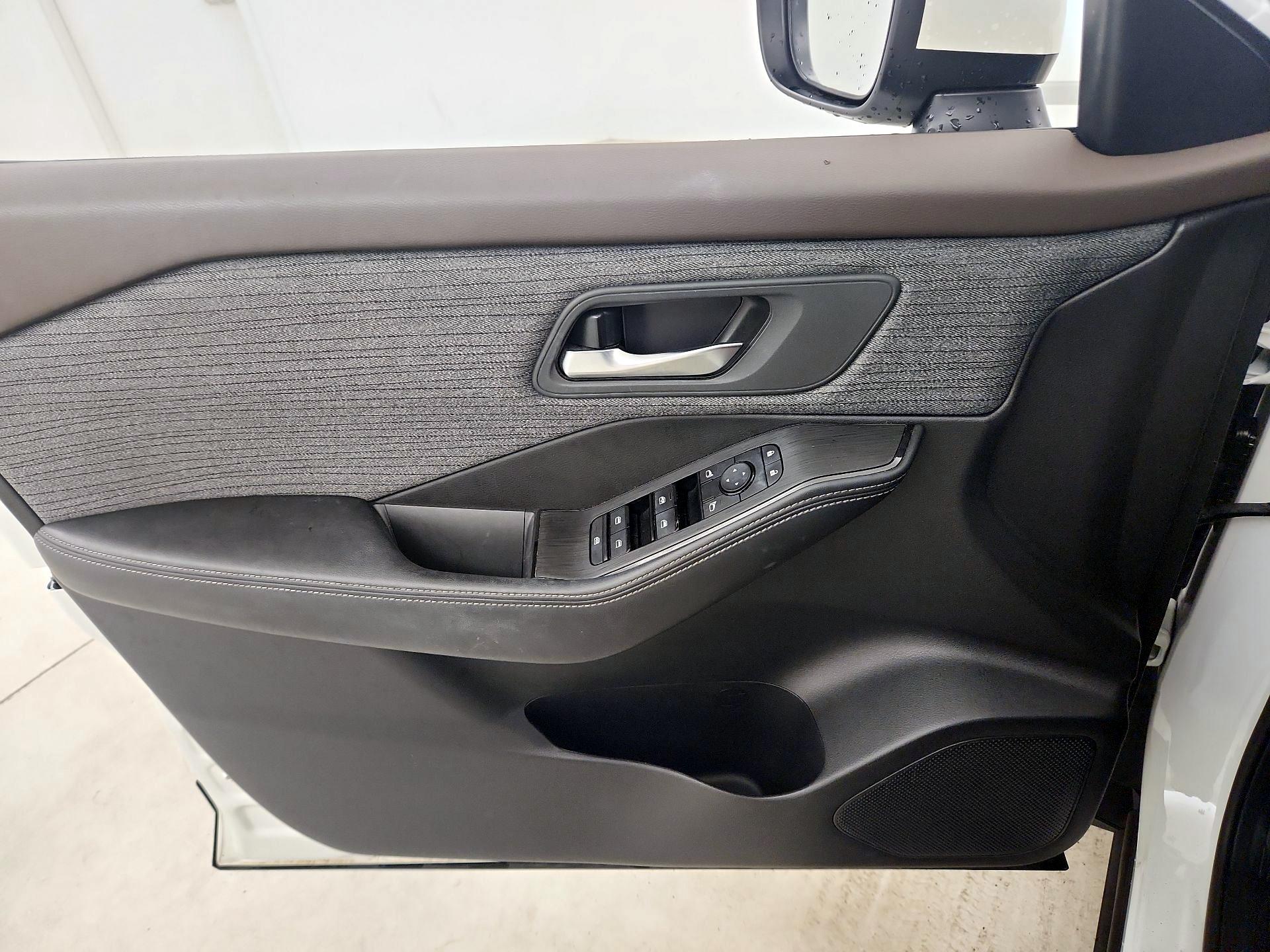 Thumbnail: 2023 Nissan Rogue - 12