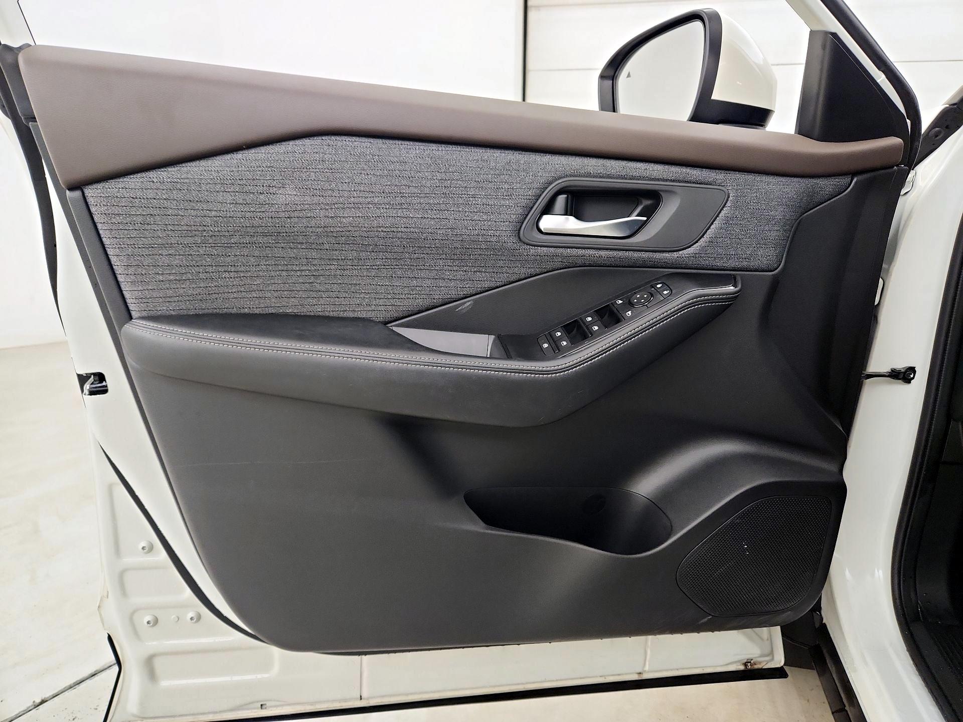 Thumbnail: 2023 Nissan Rogue - 12