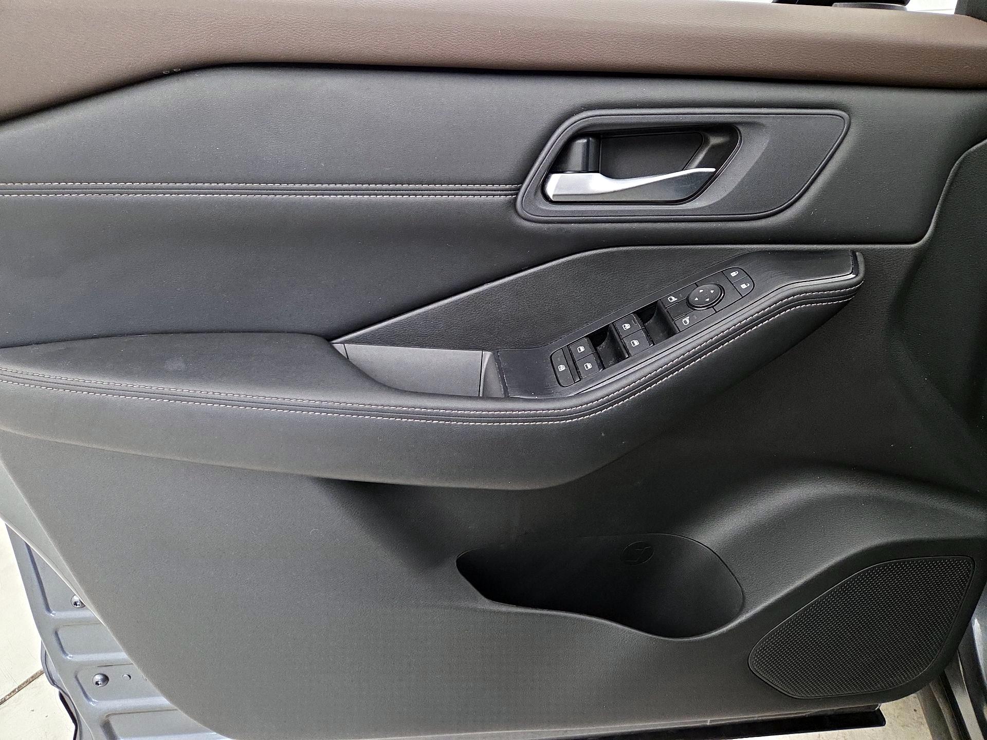 Thumbnail: 2023 Nissan Rogue - 12