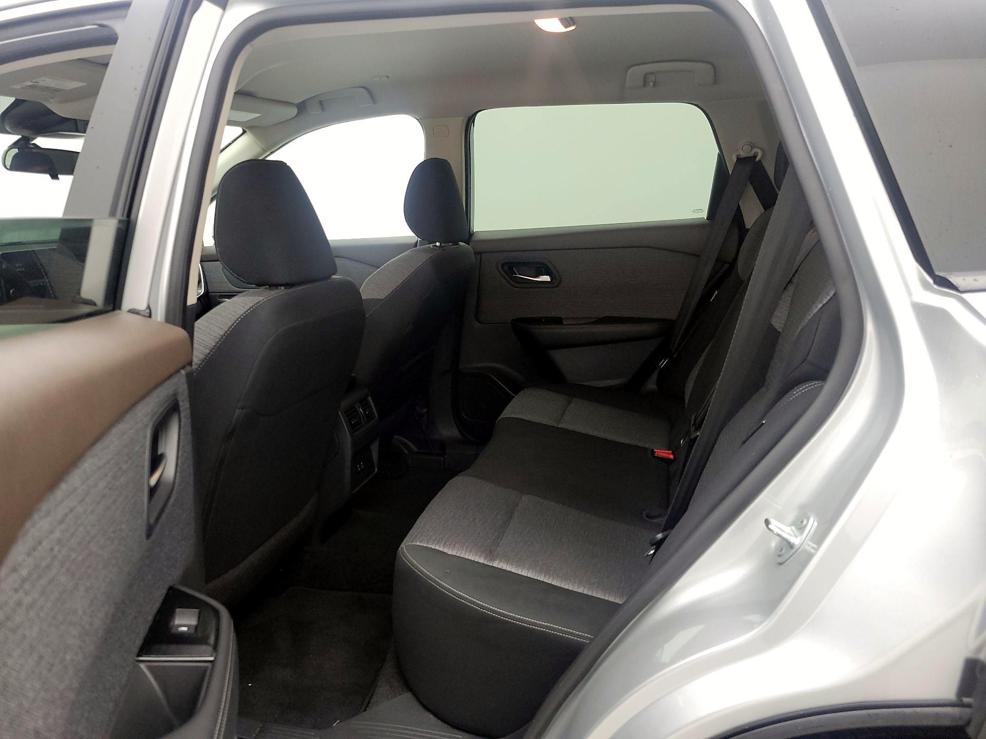 Thumbnail: 2023 Nissan Rogue - 19