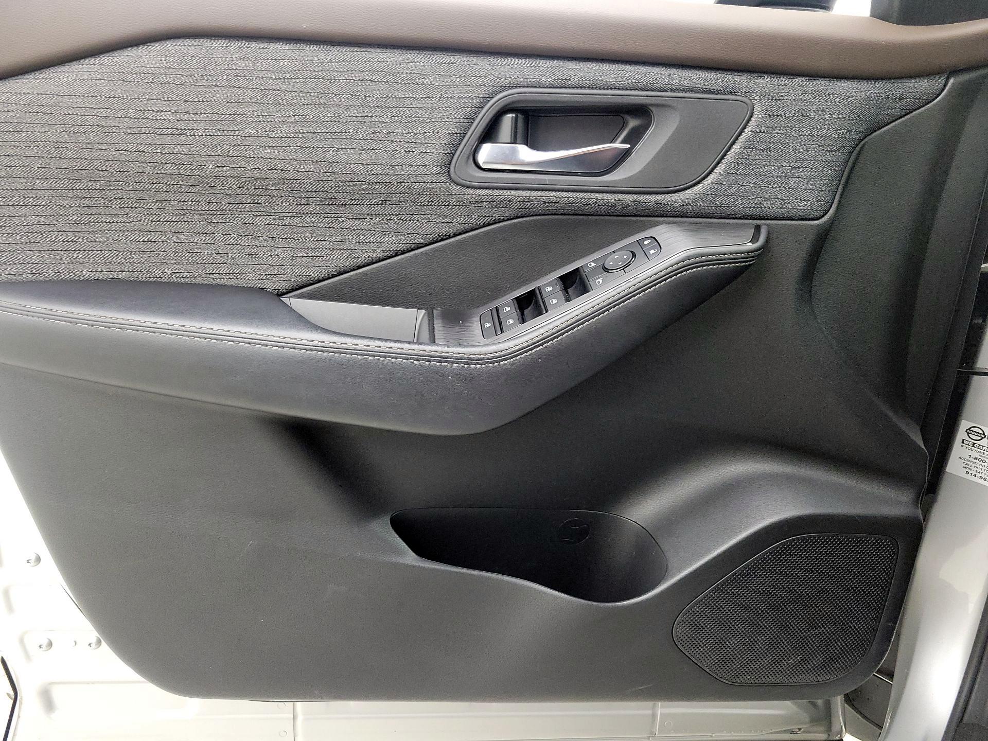 Thumbnail: 2023 Nissan Rogue - 12