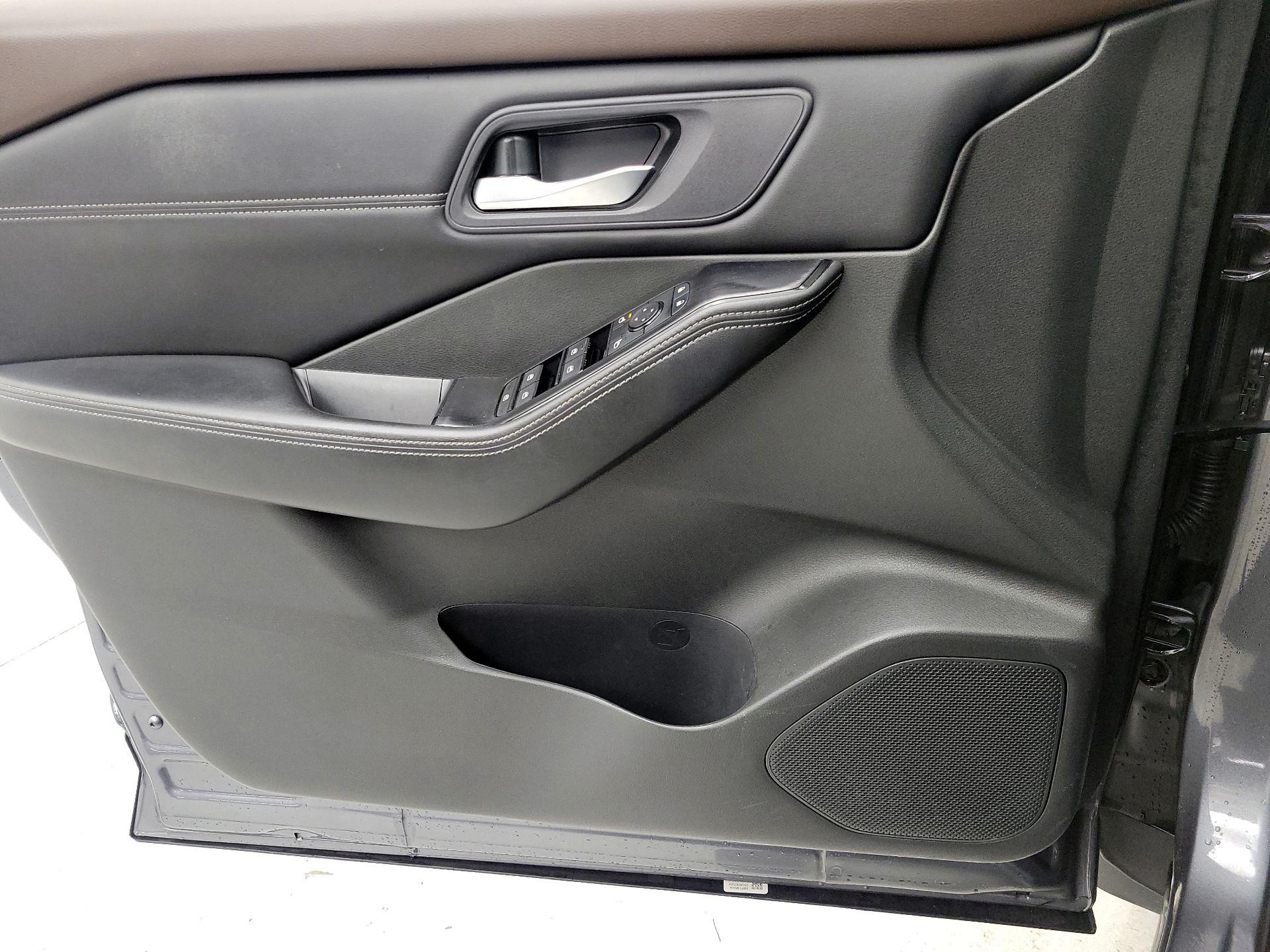 Thumbnail: 2023 Nissan Rogue - 12