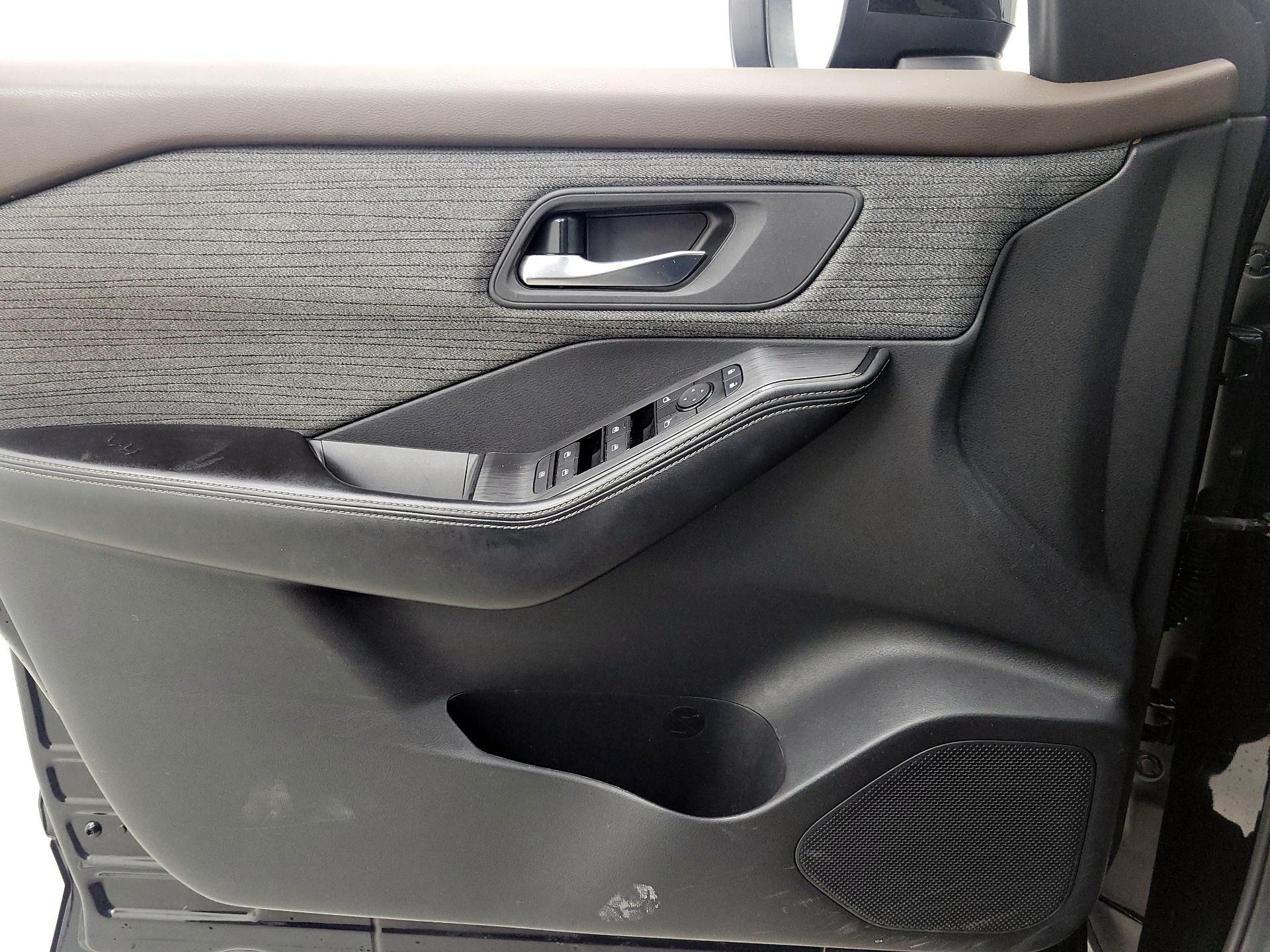 Thumbnail: 2023 Nissan Rogue - 12