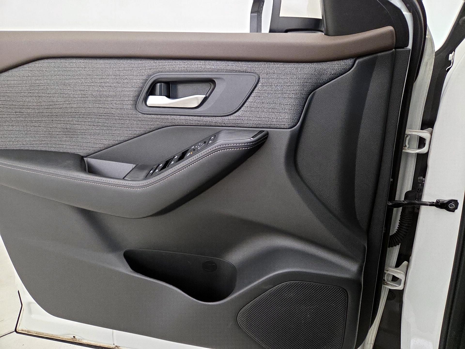 Thumbnail: 2023 Nissan Rogue - 12