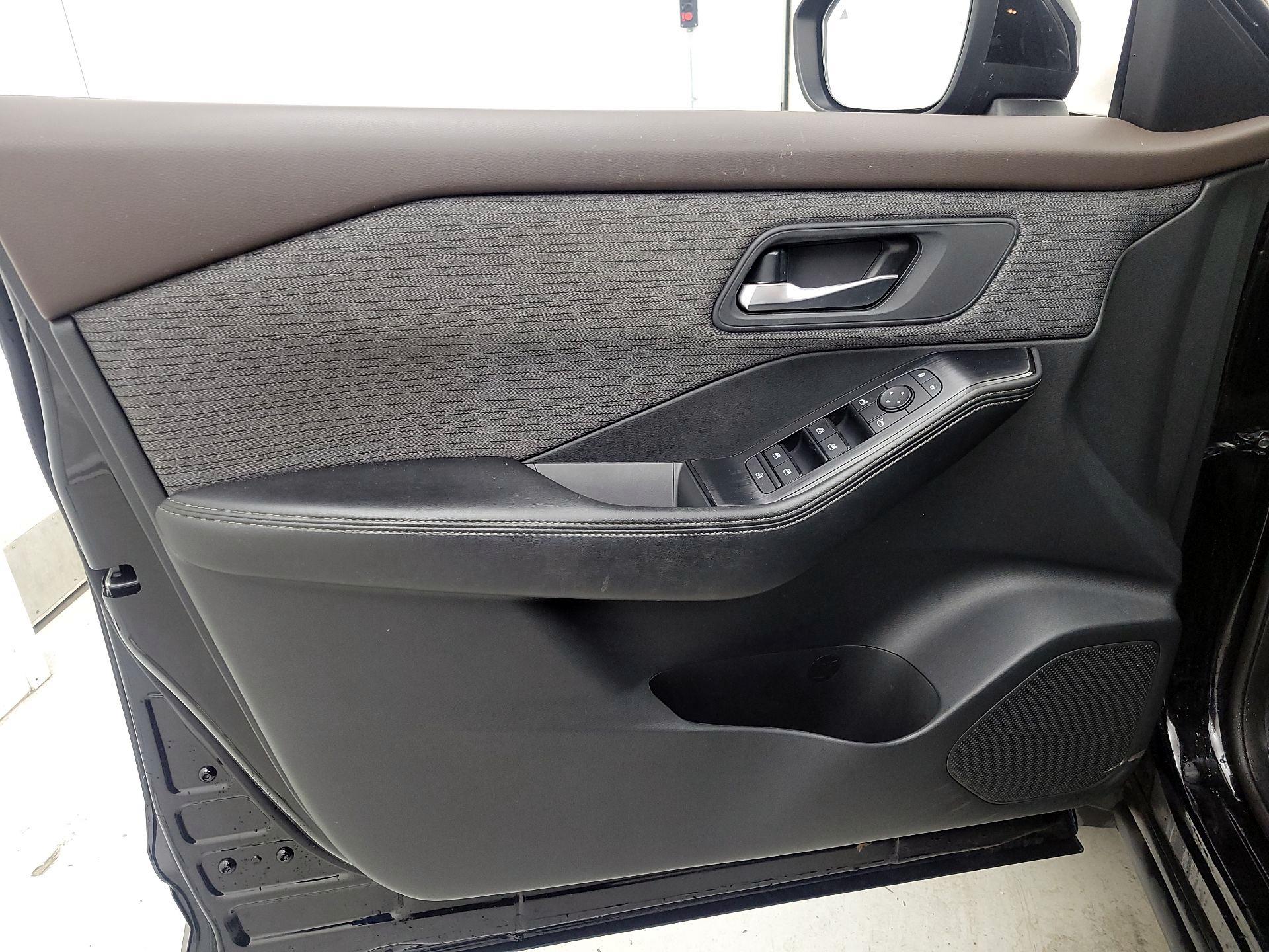 Thumbnail: 2021 Nissan Rogue - 12