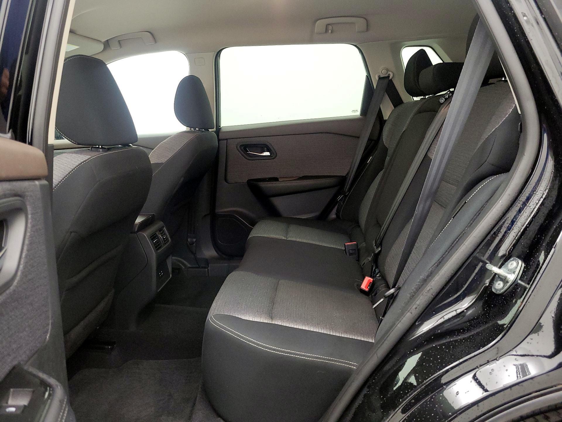 Thumbnail: 2021 Nissan Rogue - 17