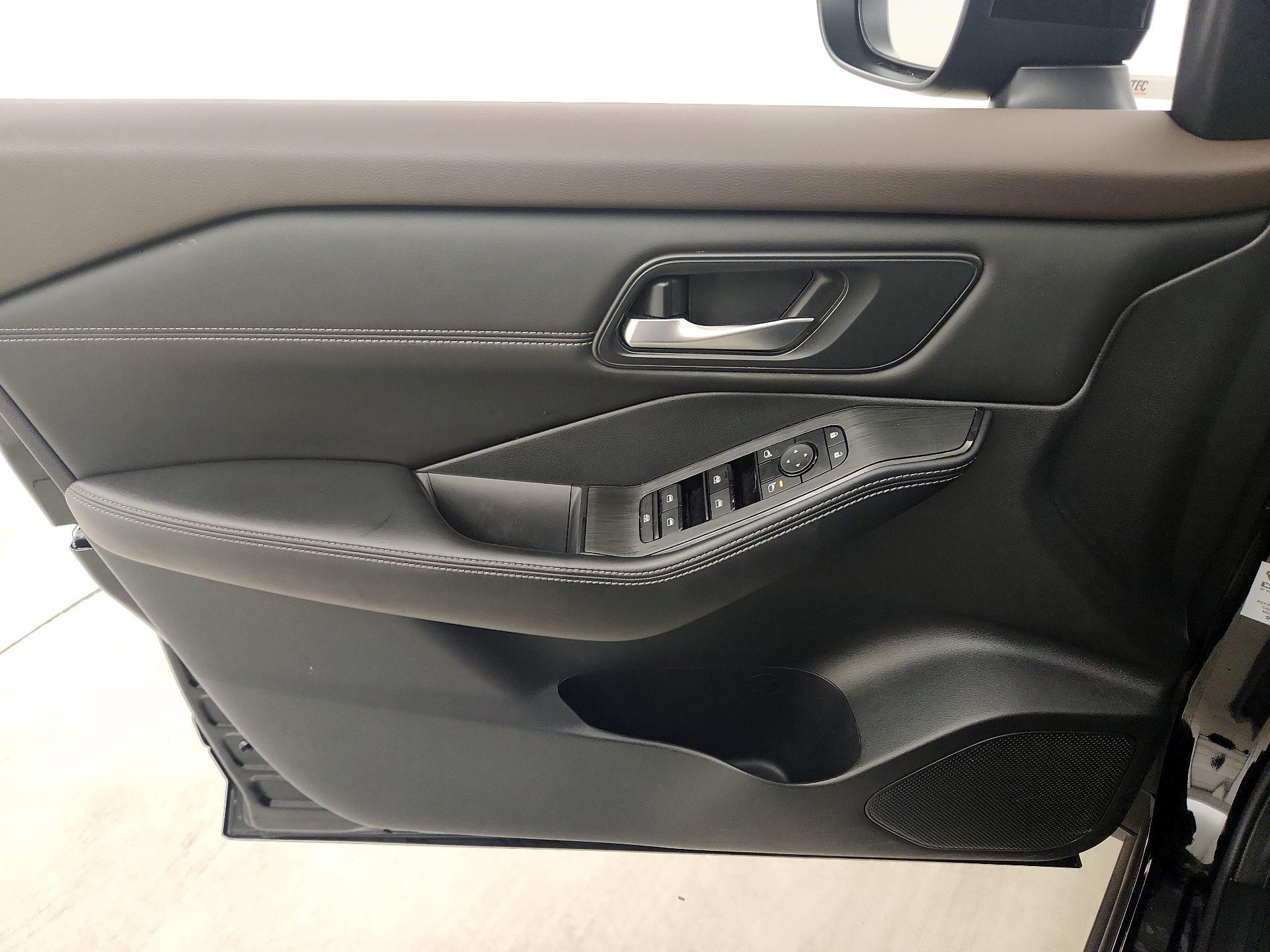 Thumbnail: 2023 Nissan Rogue - 12