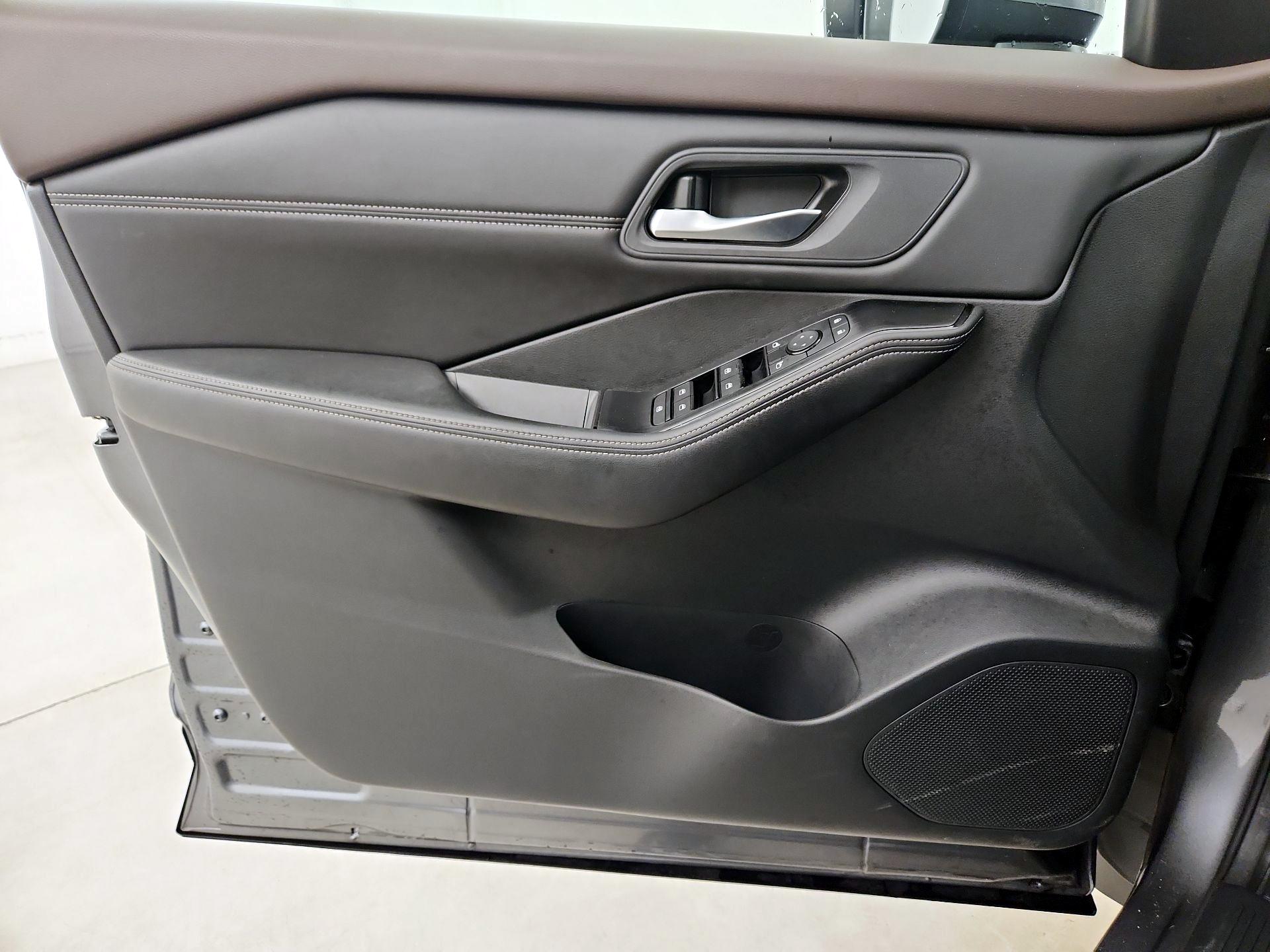 Thumbnail: 2023 Nissan Rogue - 12