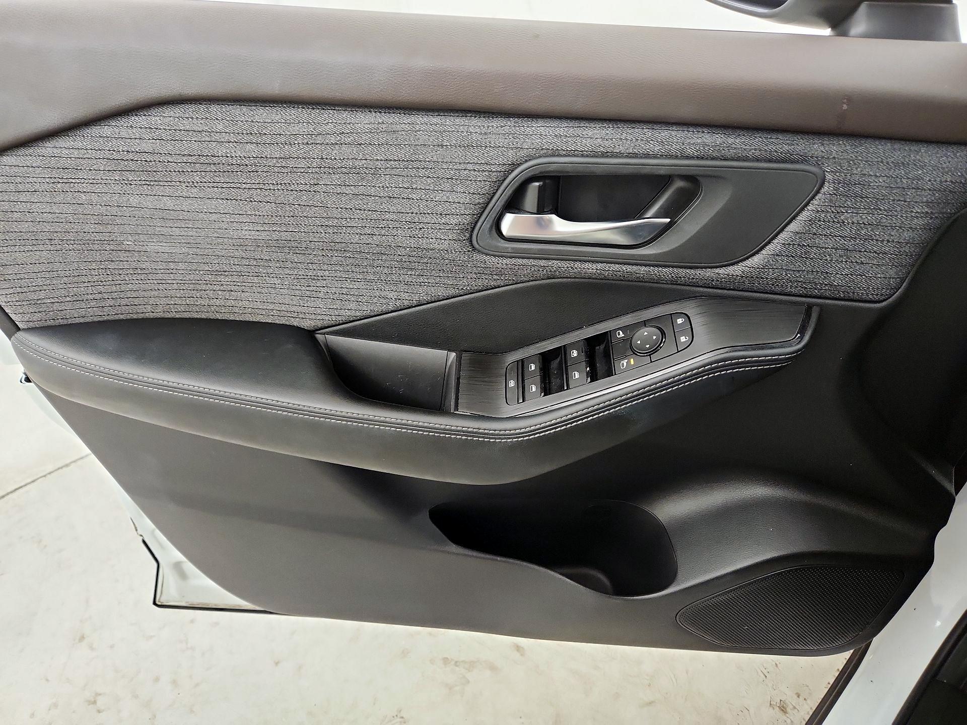 Thumbnail: 2023 Nissan Rogue - 12