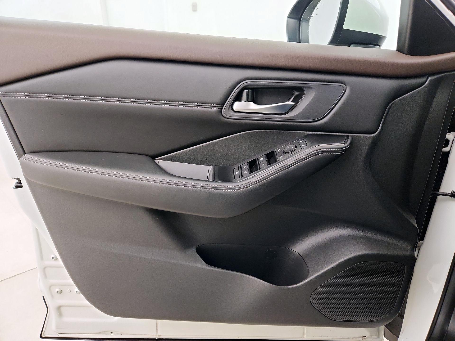 Thumbnail: 2023 Nissan Rogue - 12