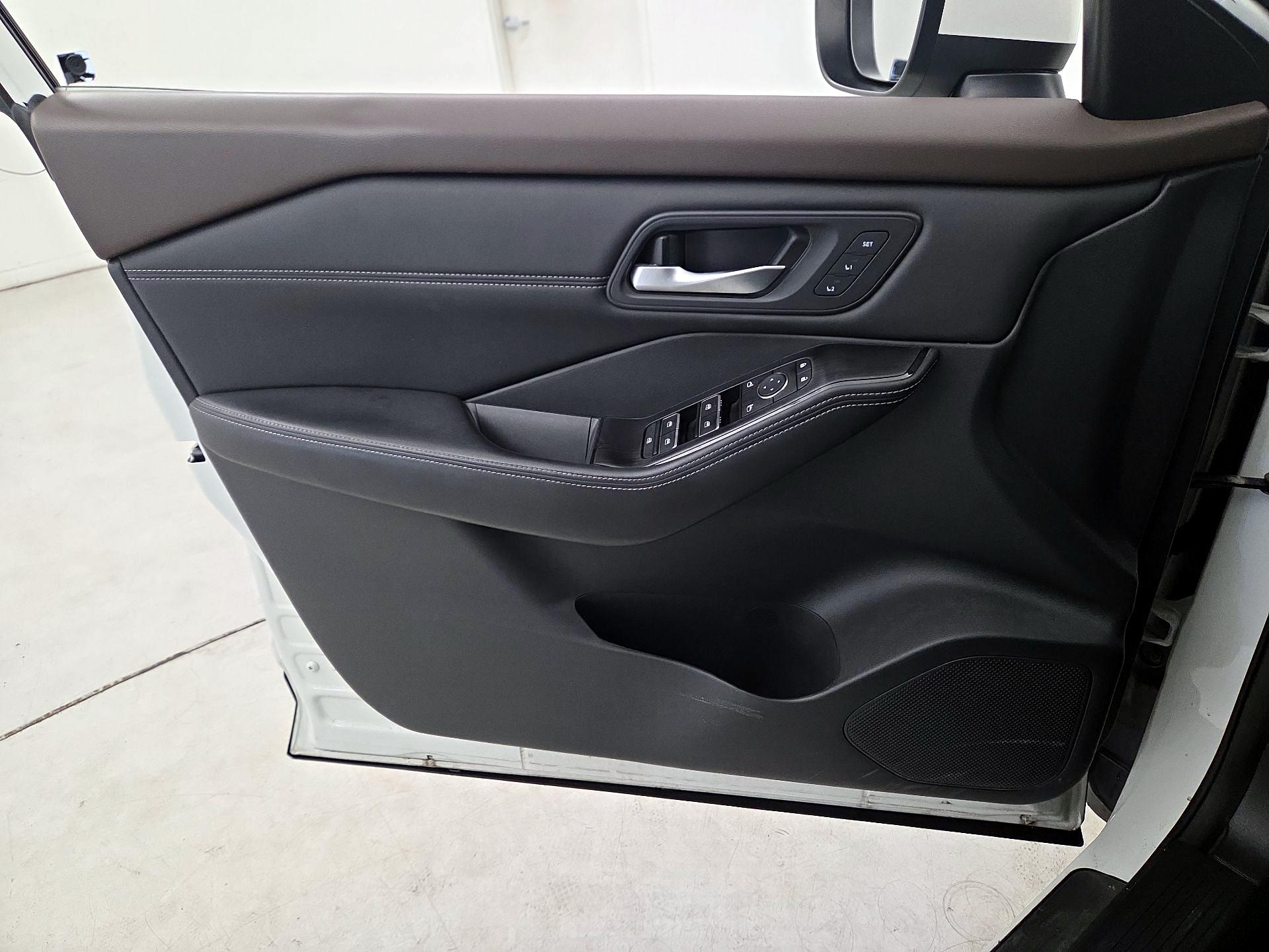 Thumbnail: 2023 Nissan Rogue - 12