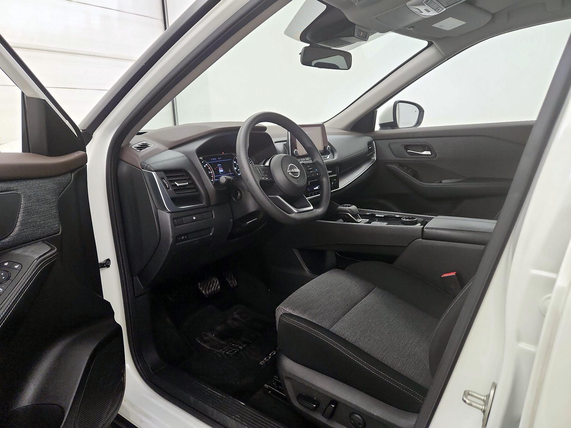 Thumbnail: 2023 Nissan Rogue - 11