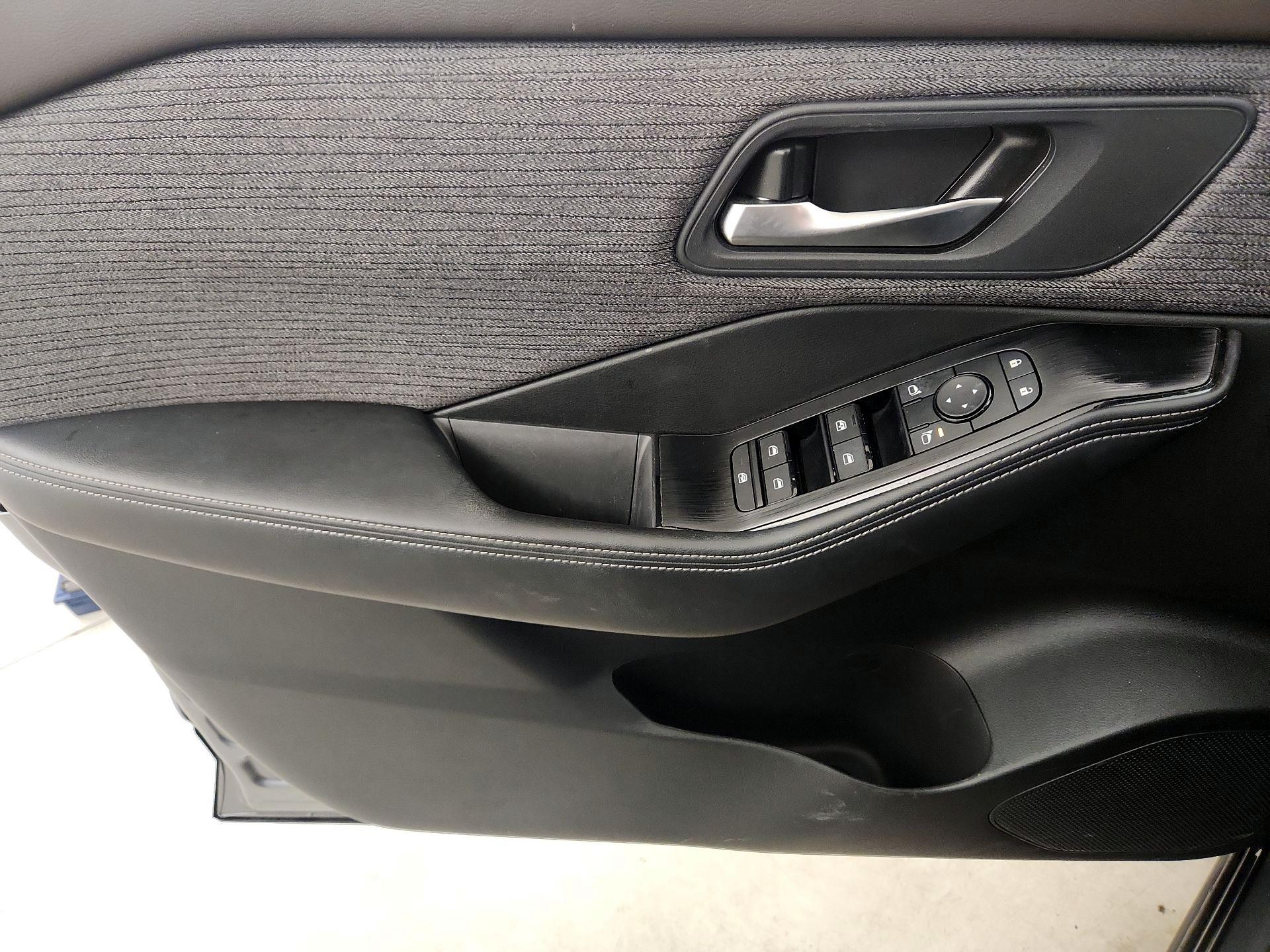 Thumbnail: 2023 Nissan Rogue - 12