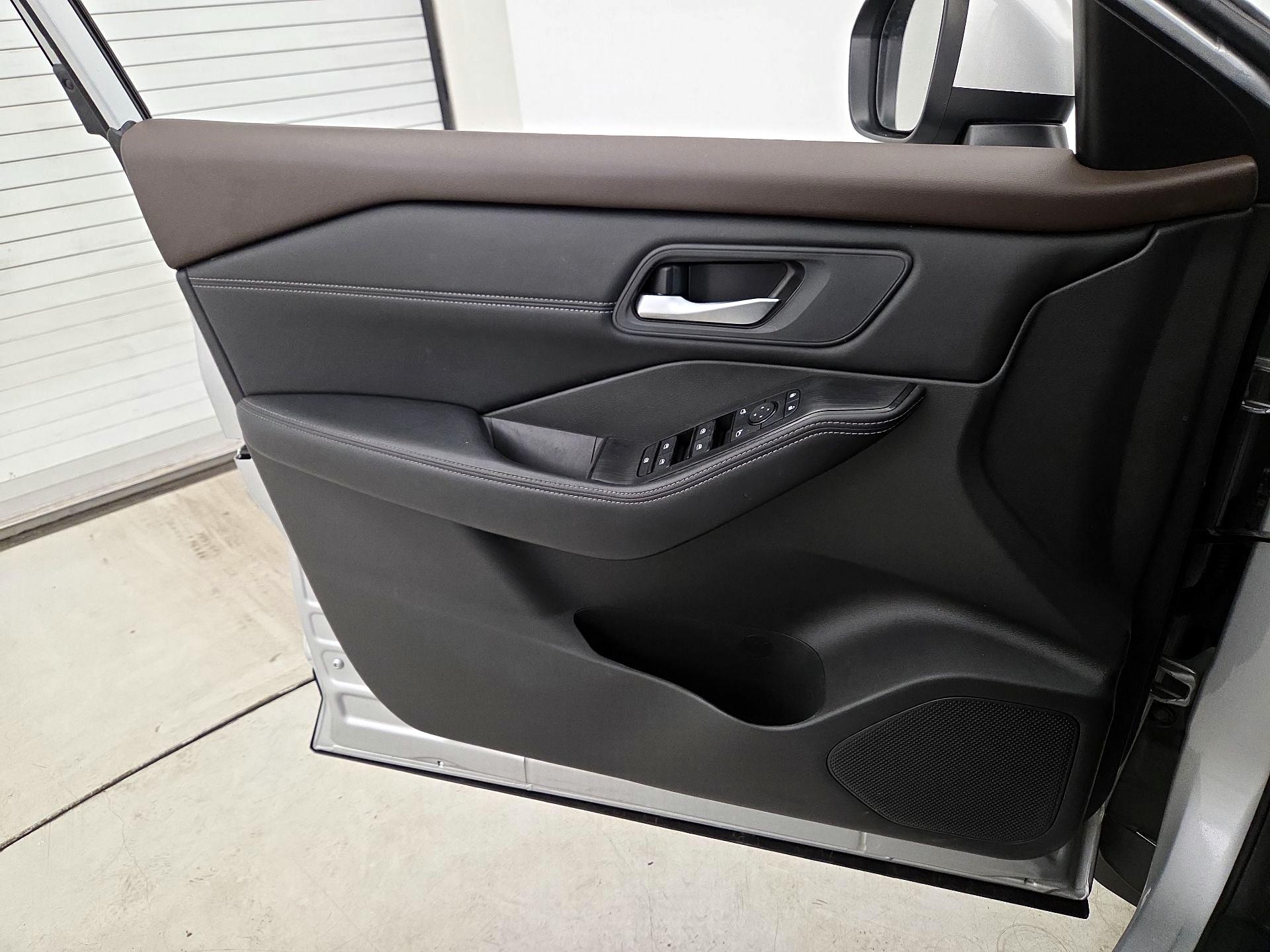 Thumbnail: 2023 Nissan Rogue - 12