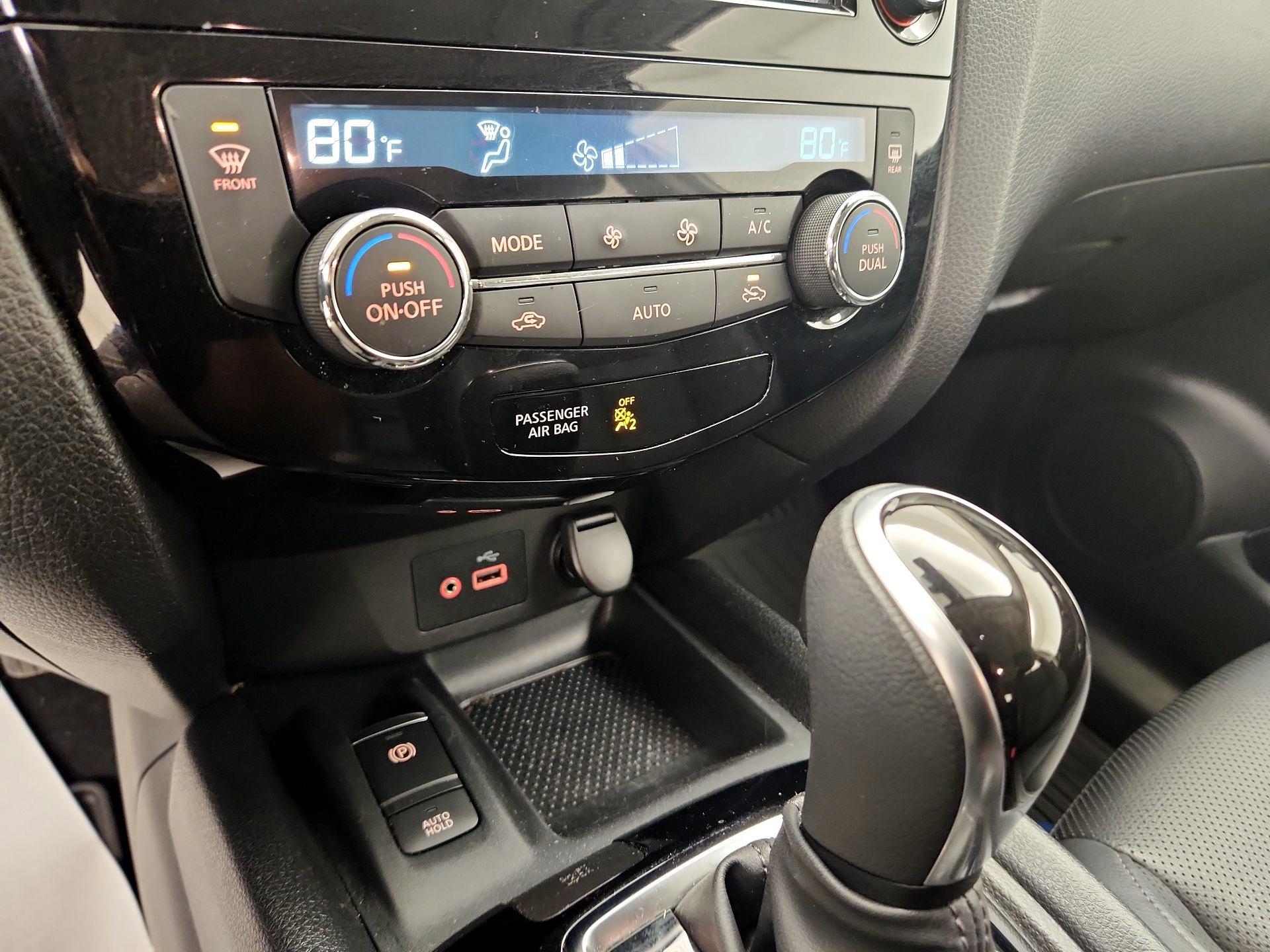 Thumbnail: 2022 Nissan Rogue Sport - 17