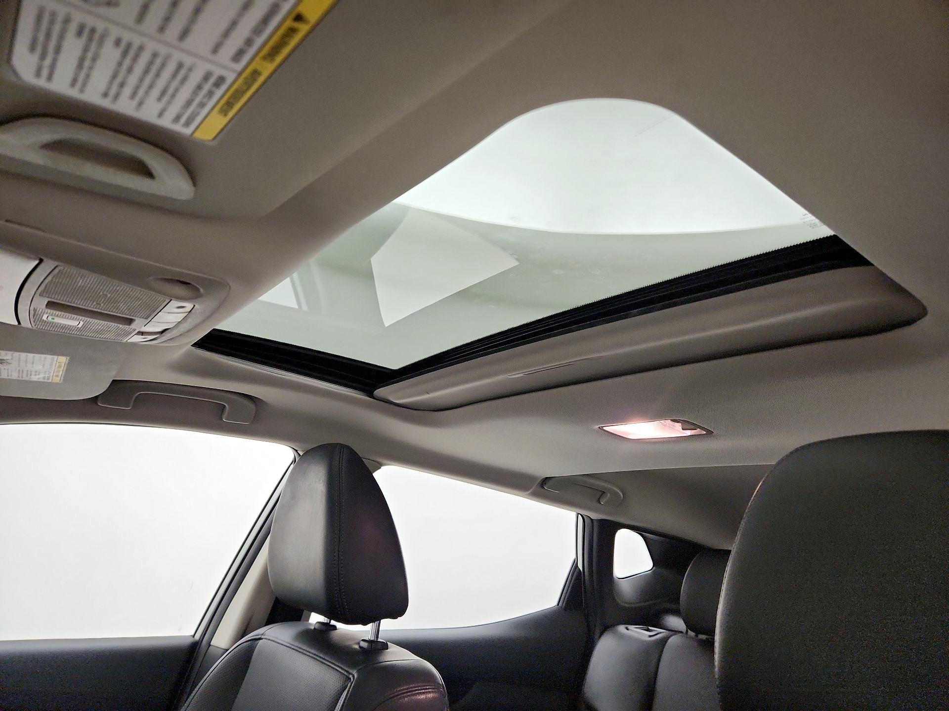 Thumbnail: 2022 Nissan Rogue Sport - 20