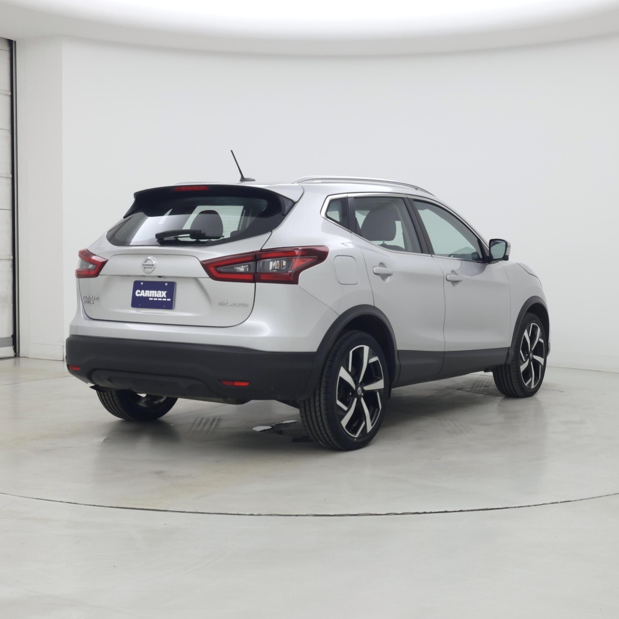 Thumbnail: 2022 Nissan Rogue Sport - 8