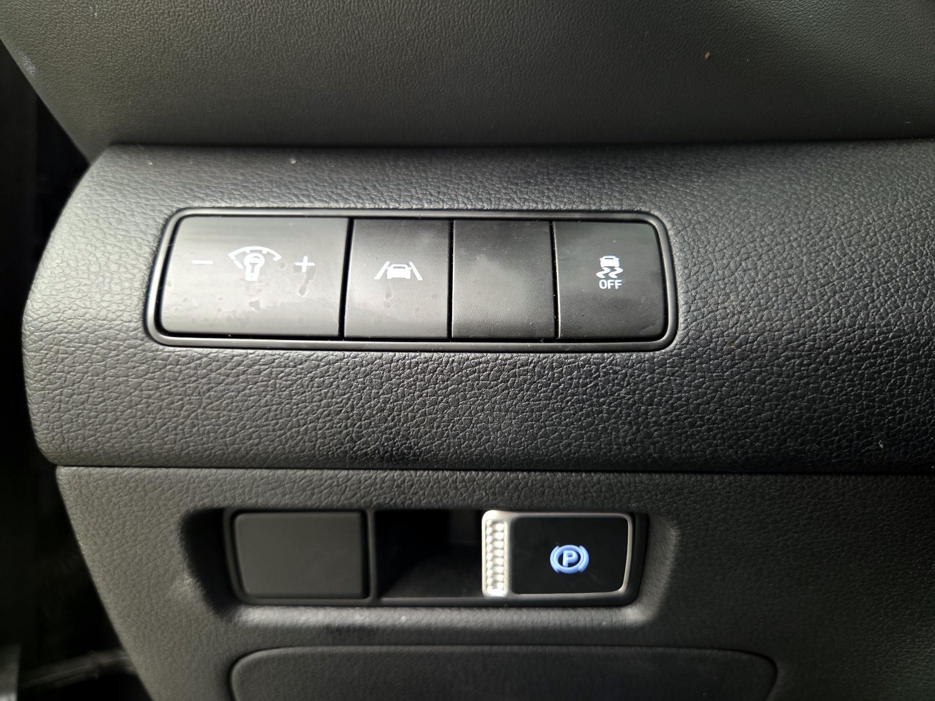 Thumbnail: 2023 Hyundai Santa Fe - 13