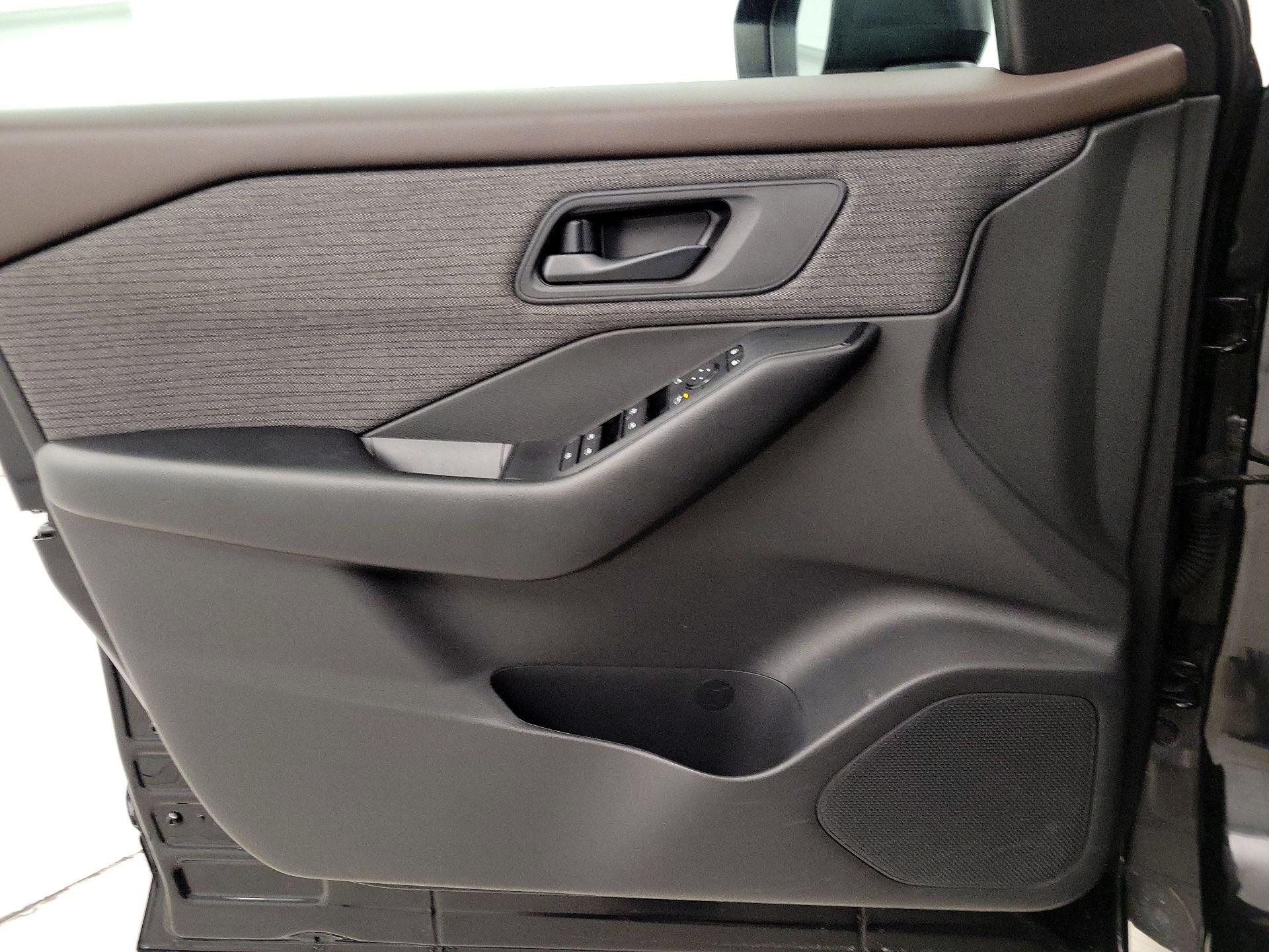 Thumbnail: 2023 Nissan Rogue - 12