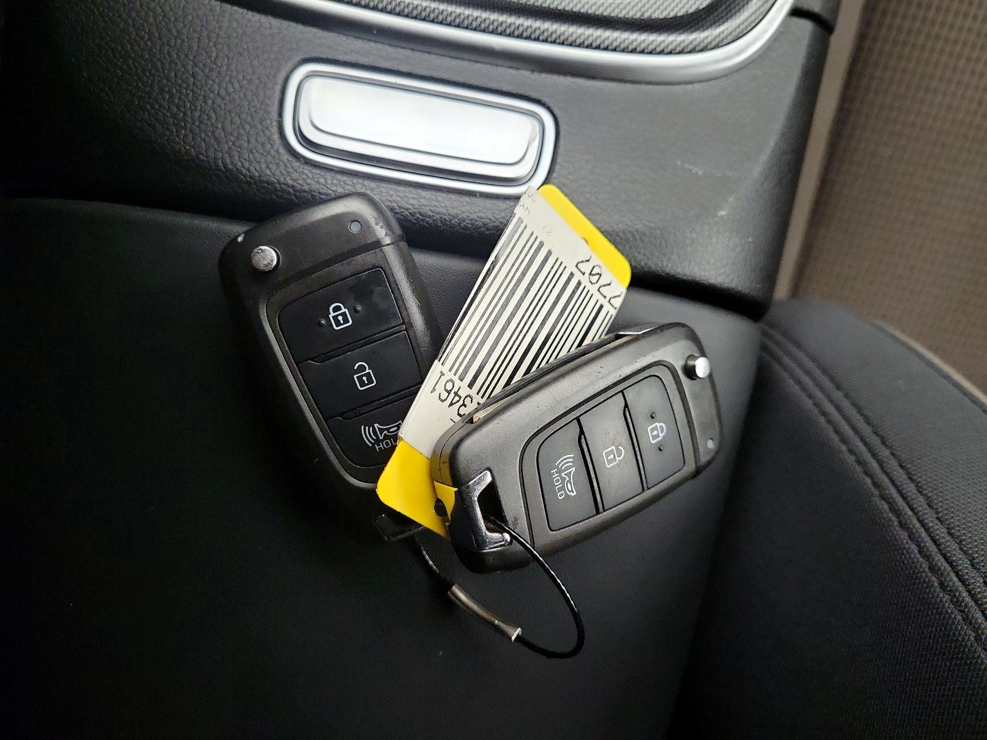 Thumbnail: 2023 Hyundai Santa Fe - 20