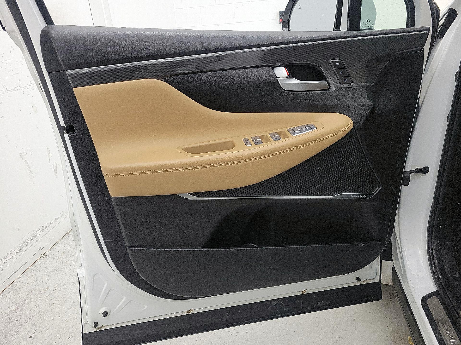 Thumbnail: 2023 Hyundai Santa Fe - 12