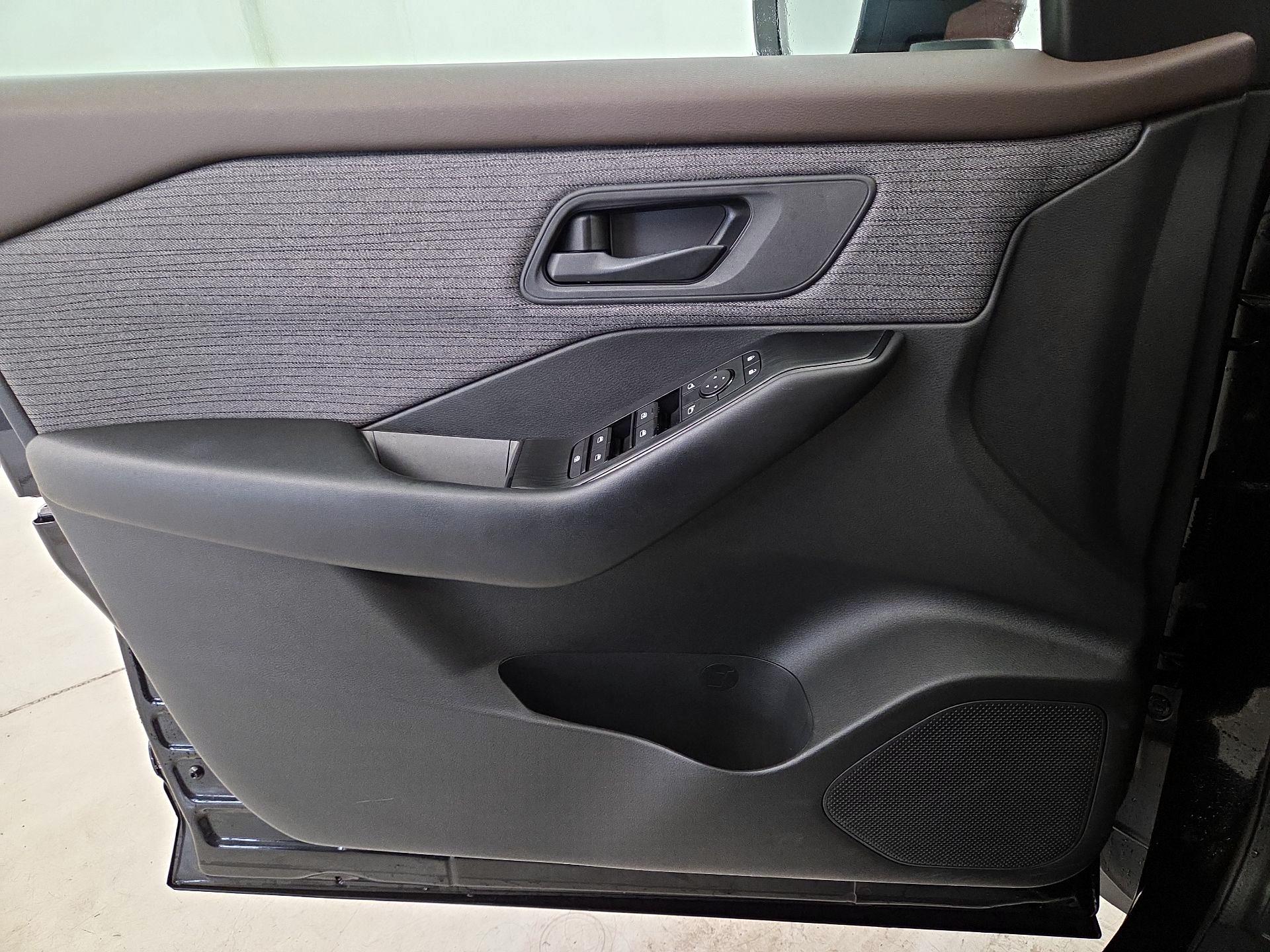 Thumbnail: 2023 Nissan Rogue - 12