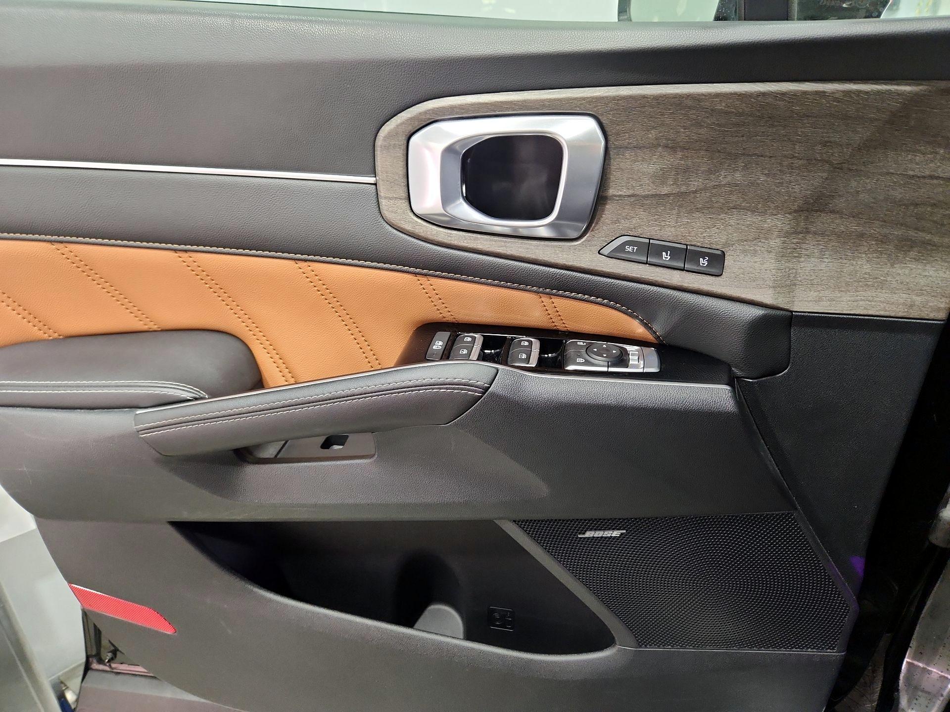 Thumbnail: 2023 Kia Sorento - 12