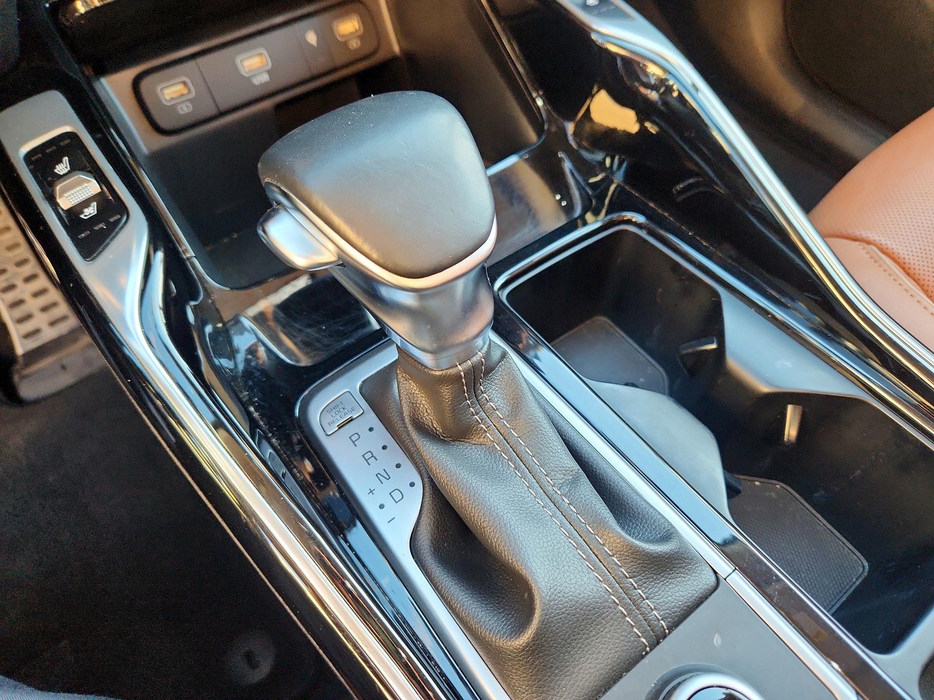 Thumbnail: 2023 Kia Sorento - 18