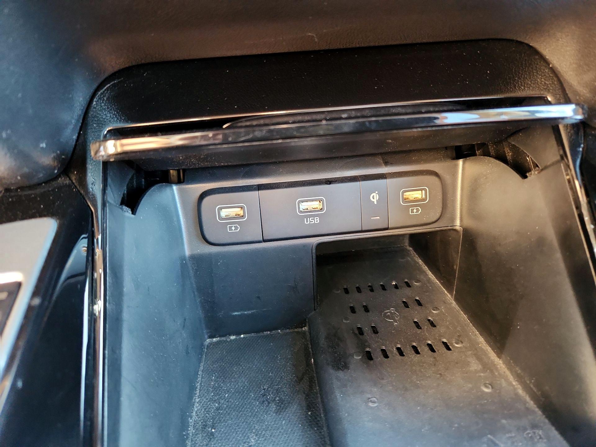 Thumbnail: 2023 Kia Sorento - 19