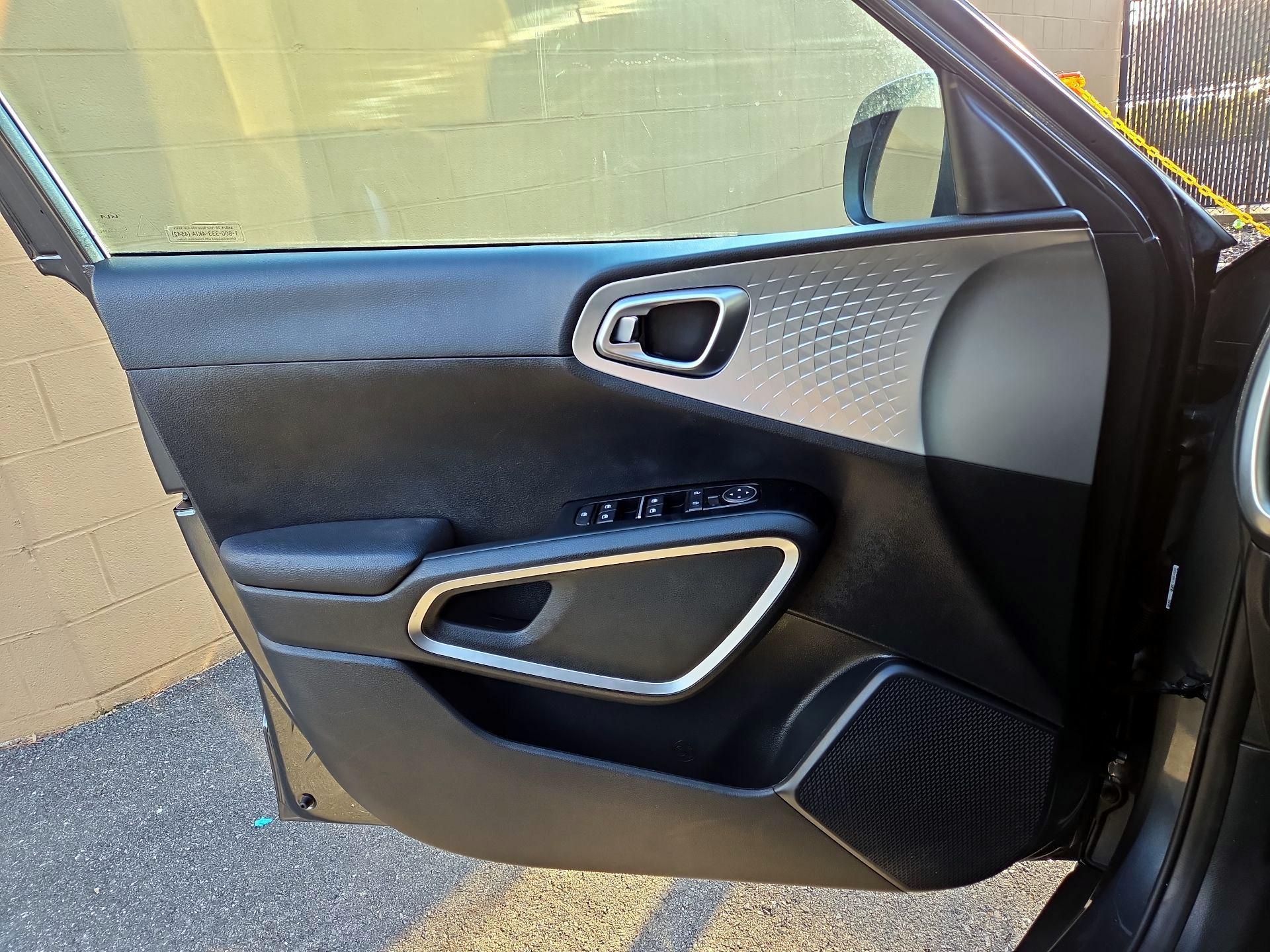 Thumbnail: 2024 Kia Soul - 10