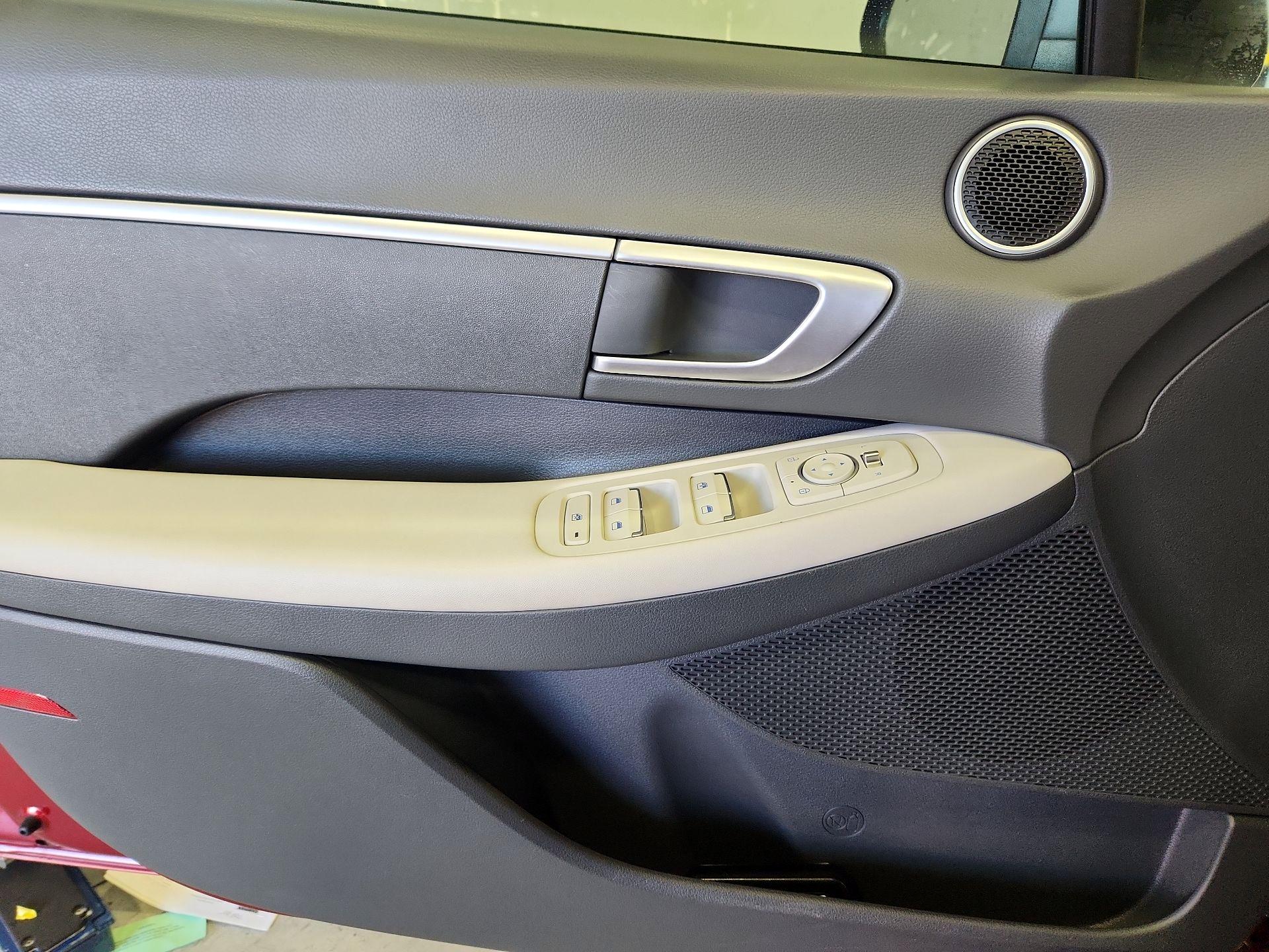 Thumbnail: 2023 Hyundai Sonata - 12