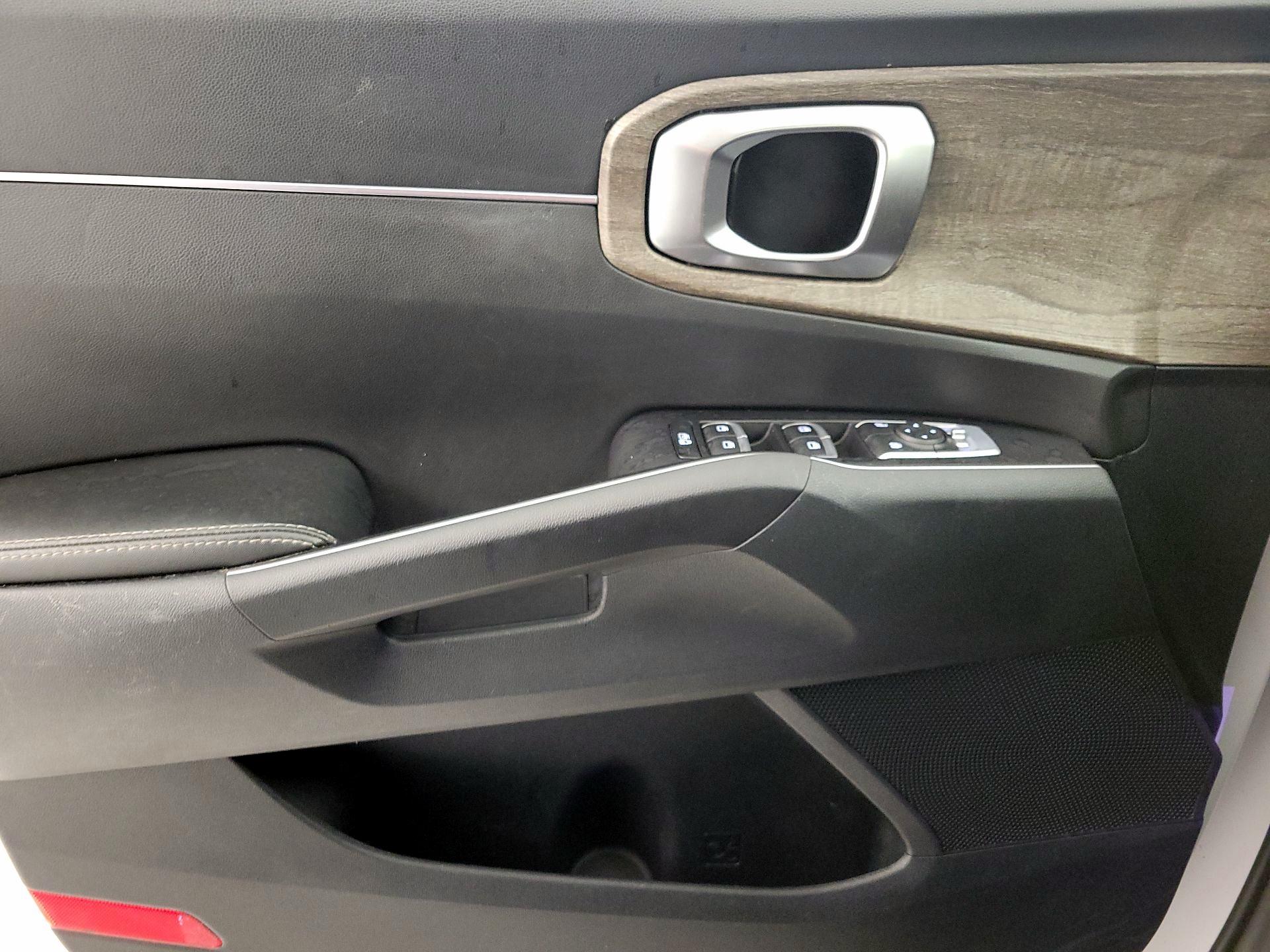 Thumbnail: 2022 Kia Sorento - 12