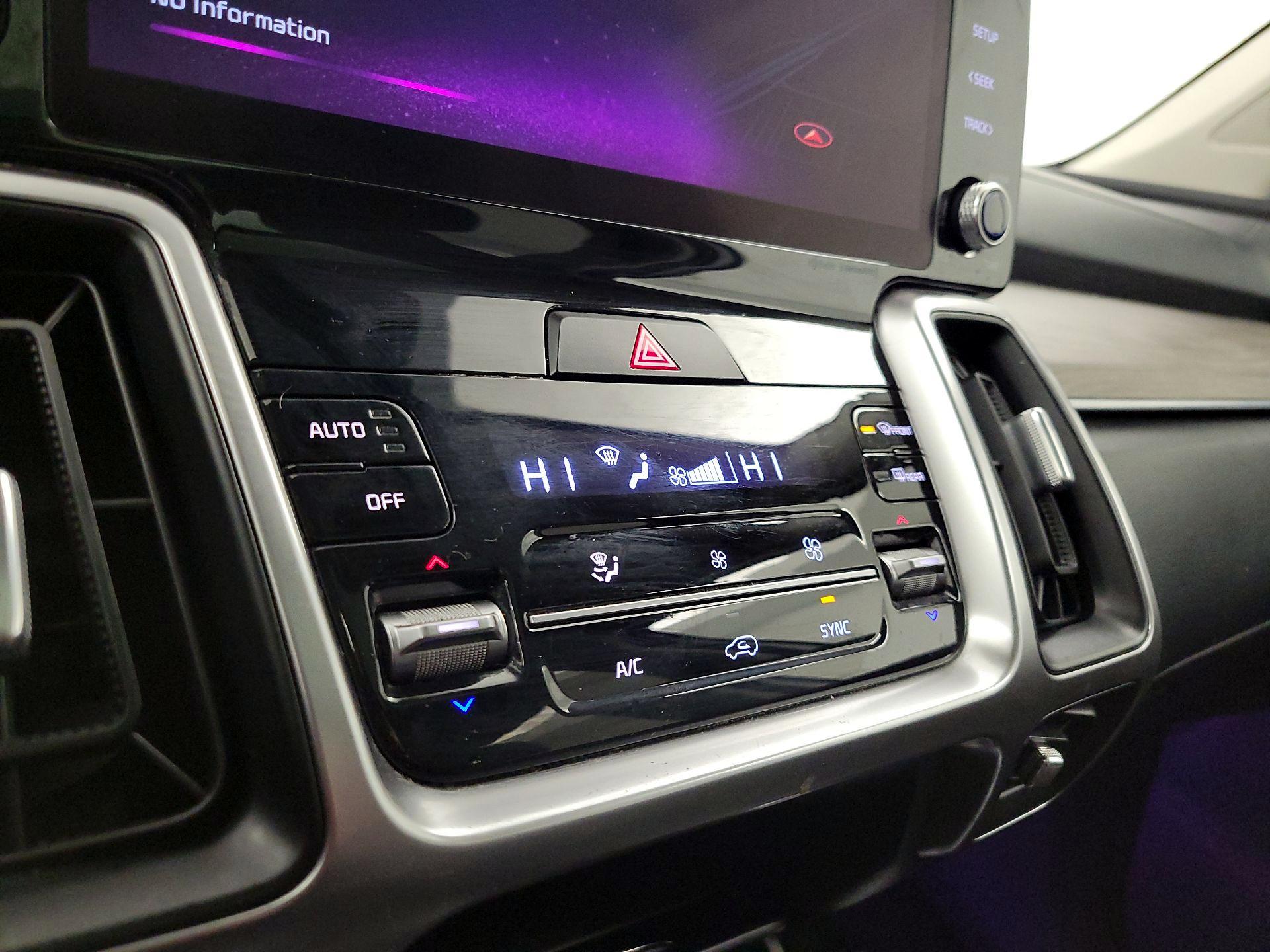 Thumbnail: 2022 Kia Sorento - 17