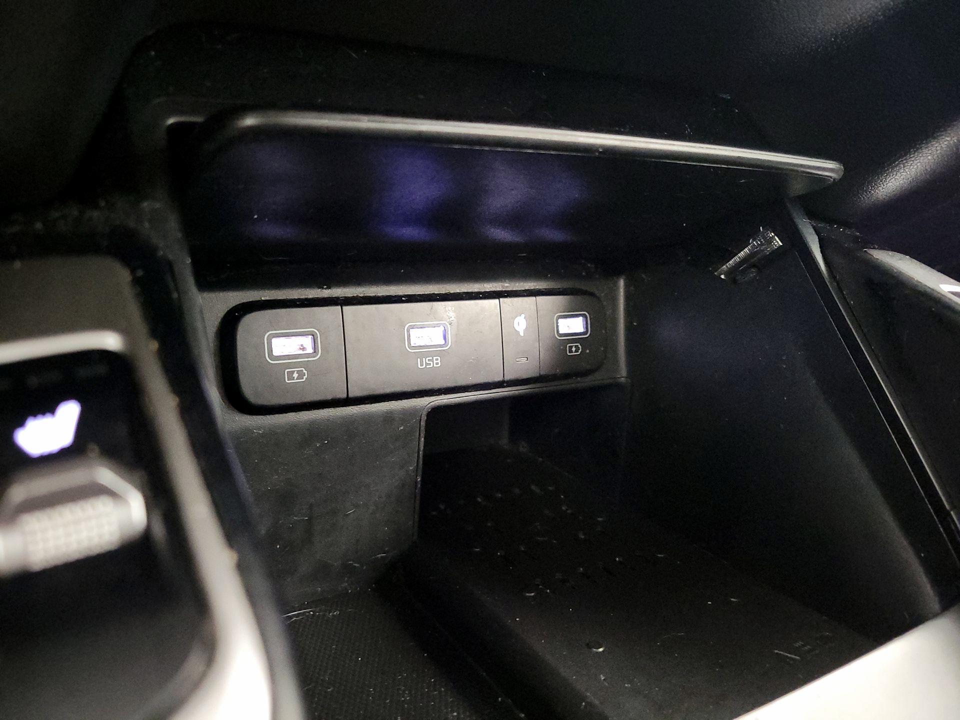 Thumbnail: 2022 Kia Sorento - 19