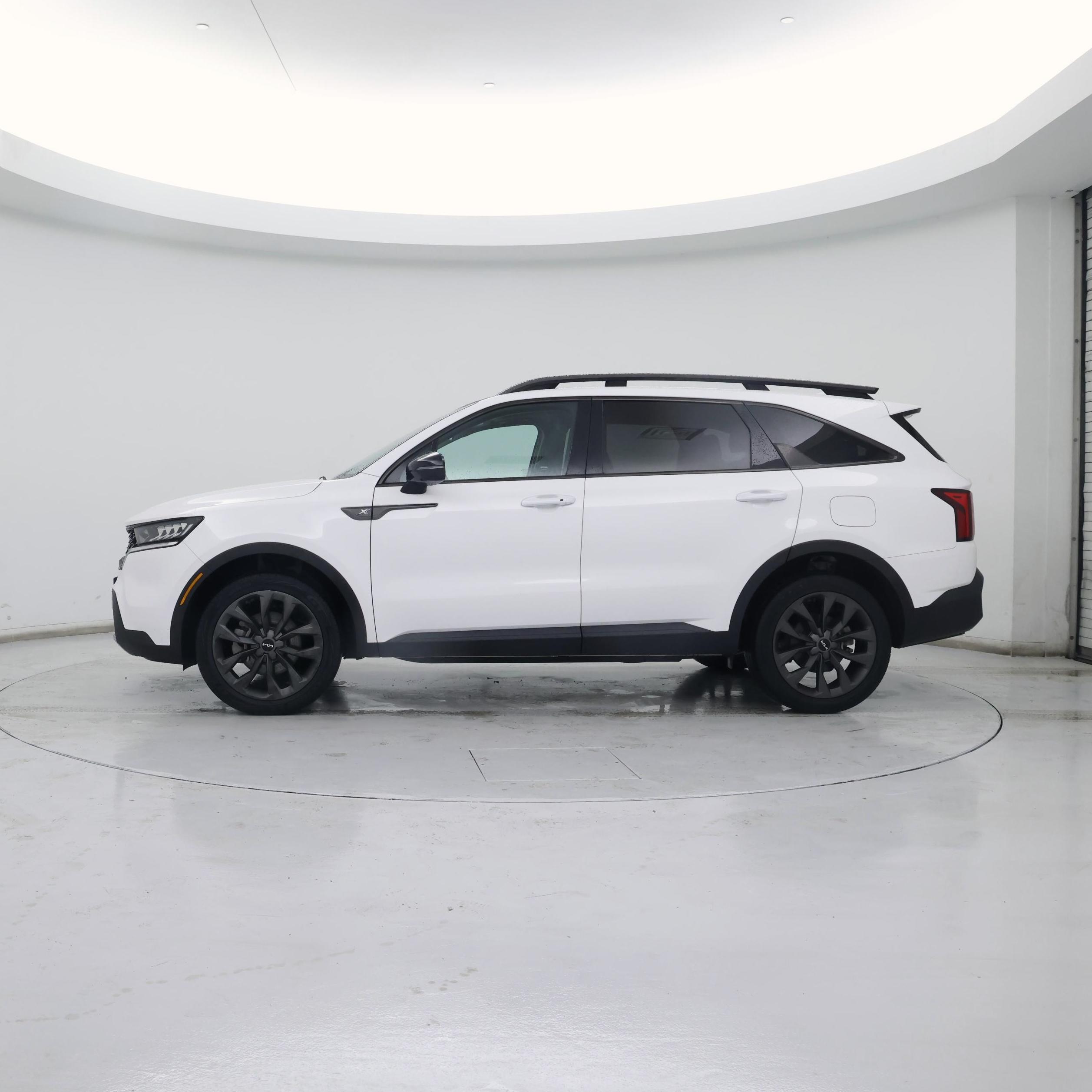 Thumbnail: 2022 Kia Sorento - 3