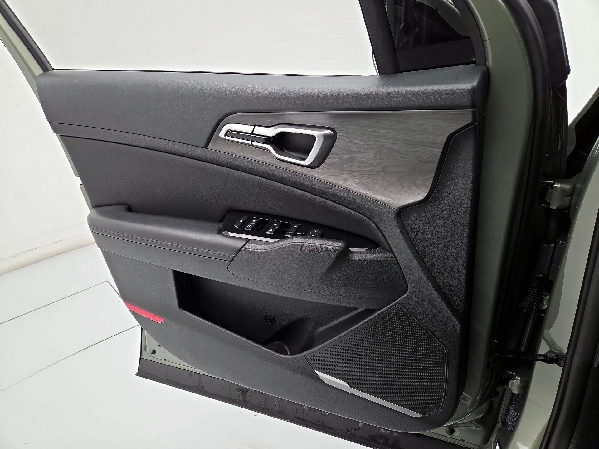 Thumbnail: 2023 Kia Sportage - 12