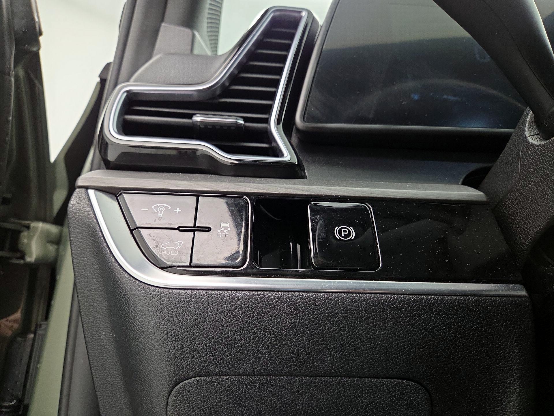 Thumbnail: 2023 Kia Sportage - 13