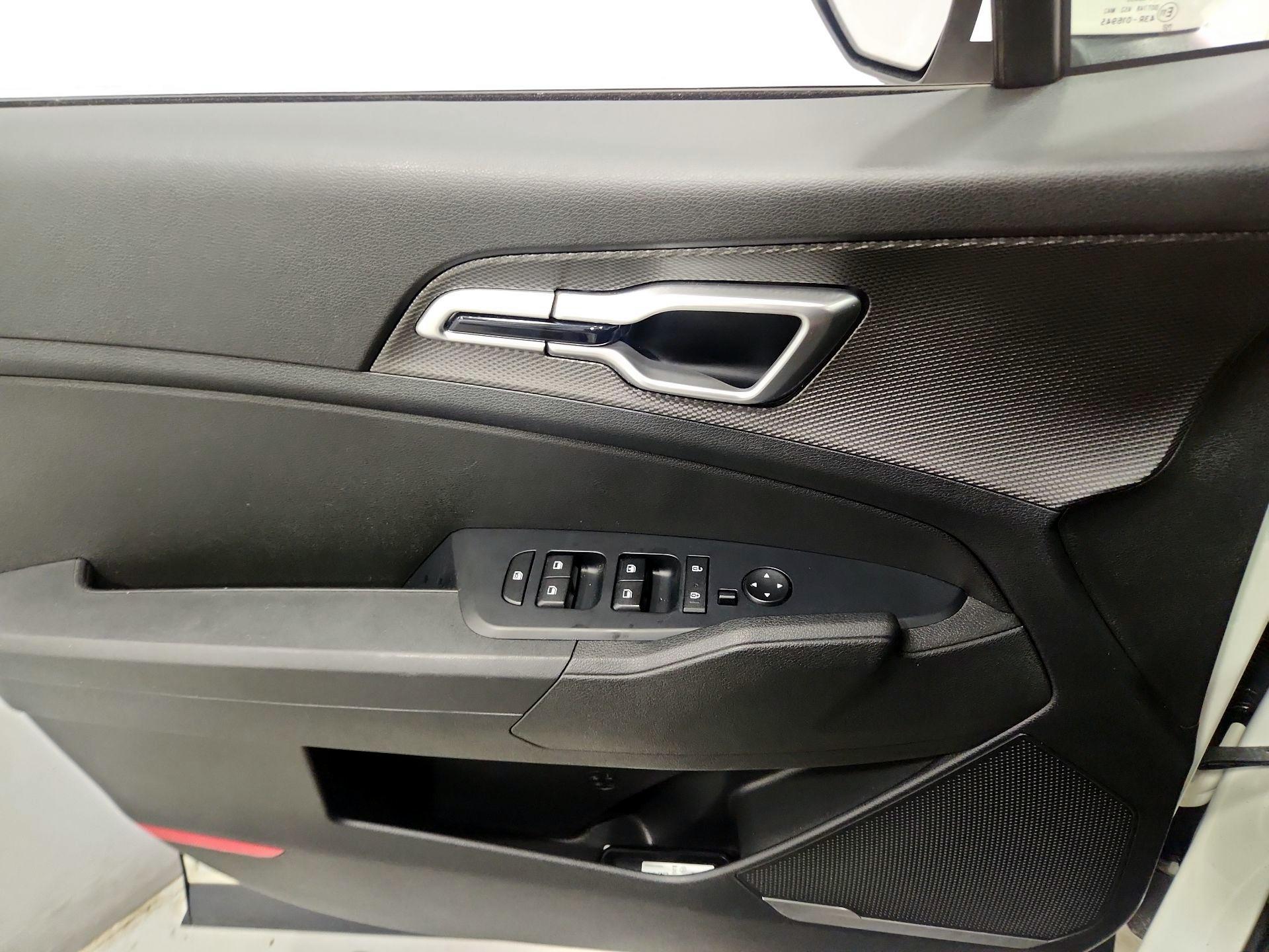 Thumbnail: 2023 Kia Sportage - 12